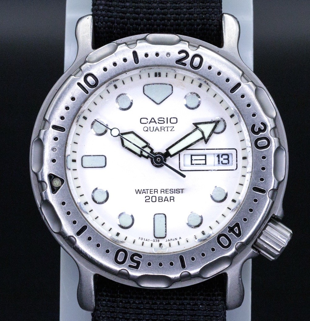 Casio Marlin Rare MD-704C Vintage 36mm JDM Import Daydate Dive Watch