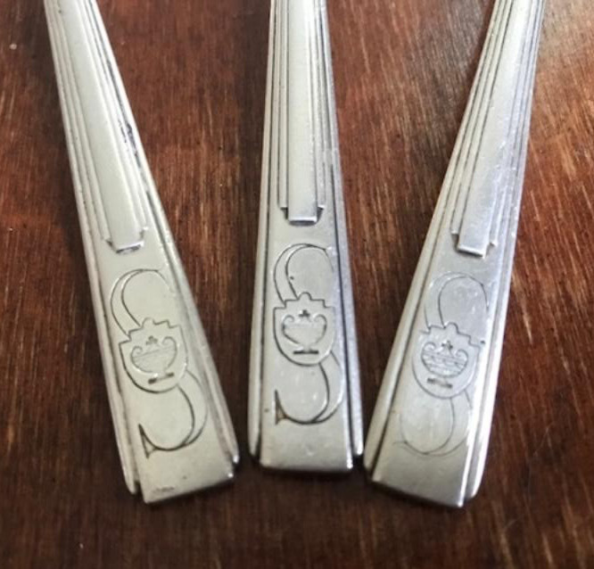 Vintage SHERATON HOTEL Silver Soup spoons / 3 Vintage SHERATON HOTEL Silver Soup spoons / 3