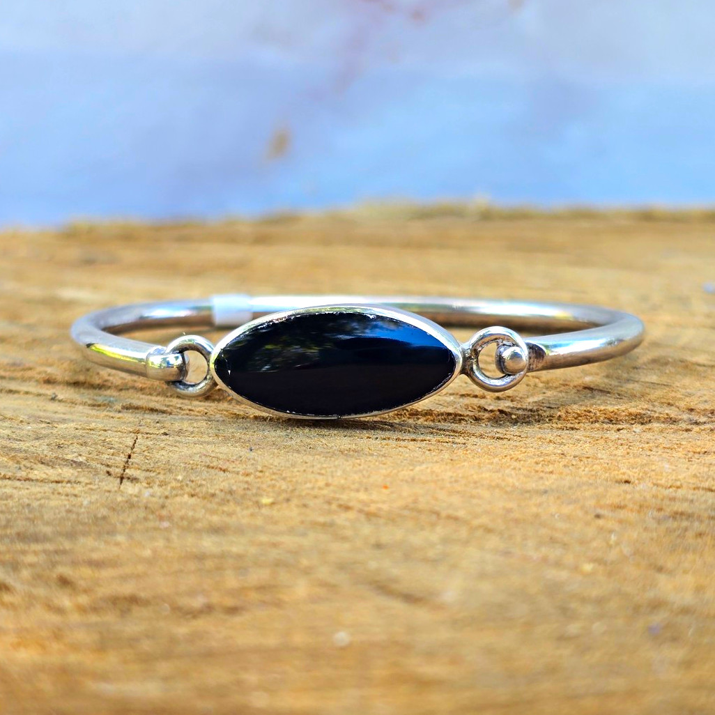 Vintage Taxco Mexico 925 Sterling Silver Onyx Oval Bangle Cuff Bracelet Signed Vintage Taxco Mexico 925 Sterling Silver Onyx Oval Bangle Cuff Bracelet Signed
