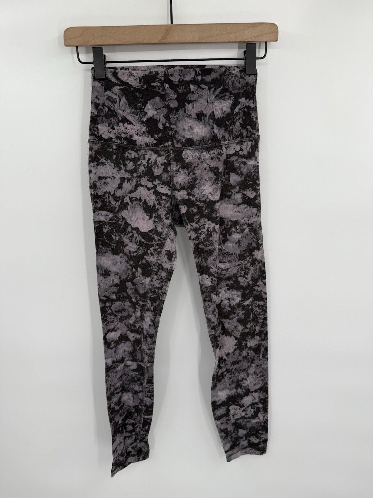 Lululemon Women\'s Size 4 Align Nulu Pant II 25\ Lululemon Women\'s Size 4 Align Nulu Pant II 25\