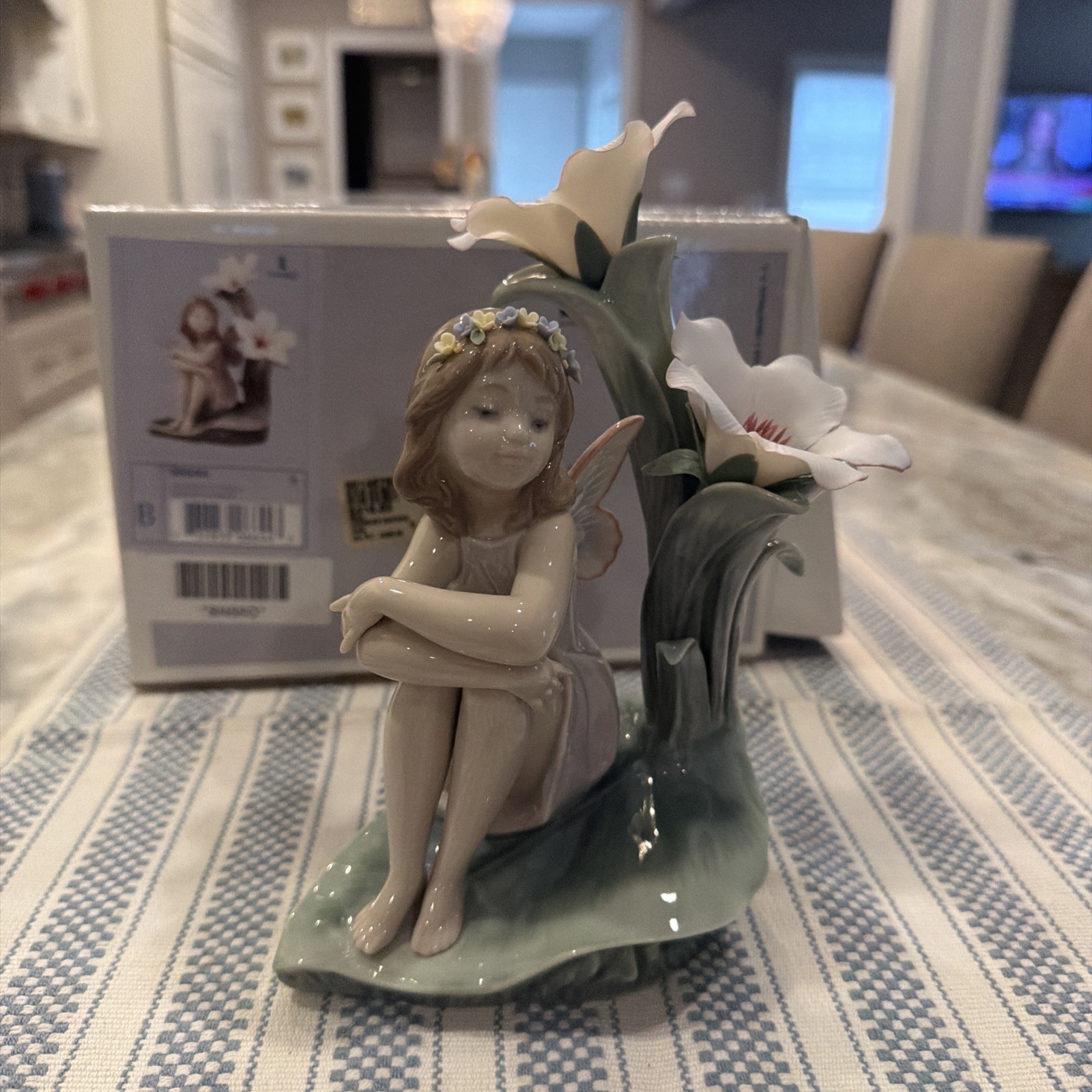 Lladro 6644 Lakeside Daydream w/Original Box - Brand New Condition