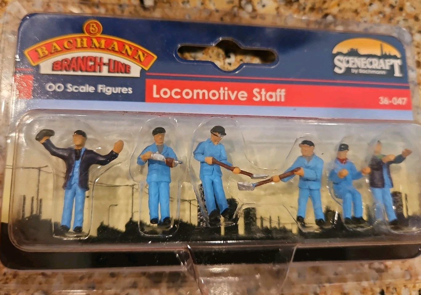 Bachmann Stonecraft 36-047 HO/OO Guage Locomotive Staff 6 Painted Figures Bachmann Stonecraft 36-047 HO/OO Guage Locomotive Staff 6 Painted Figures
