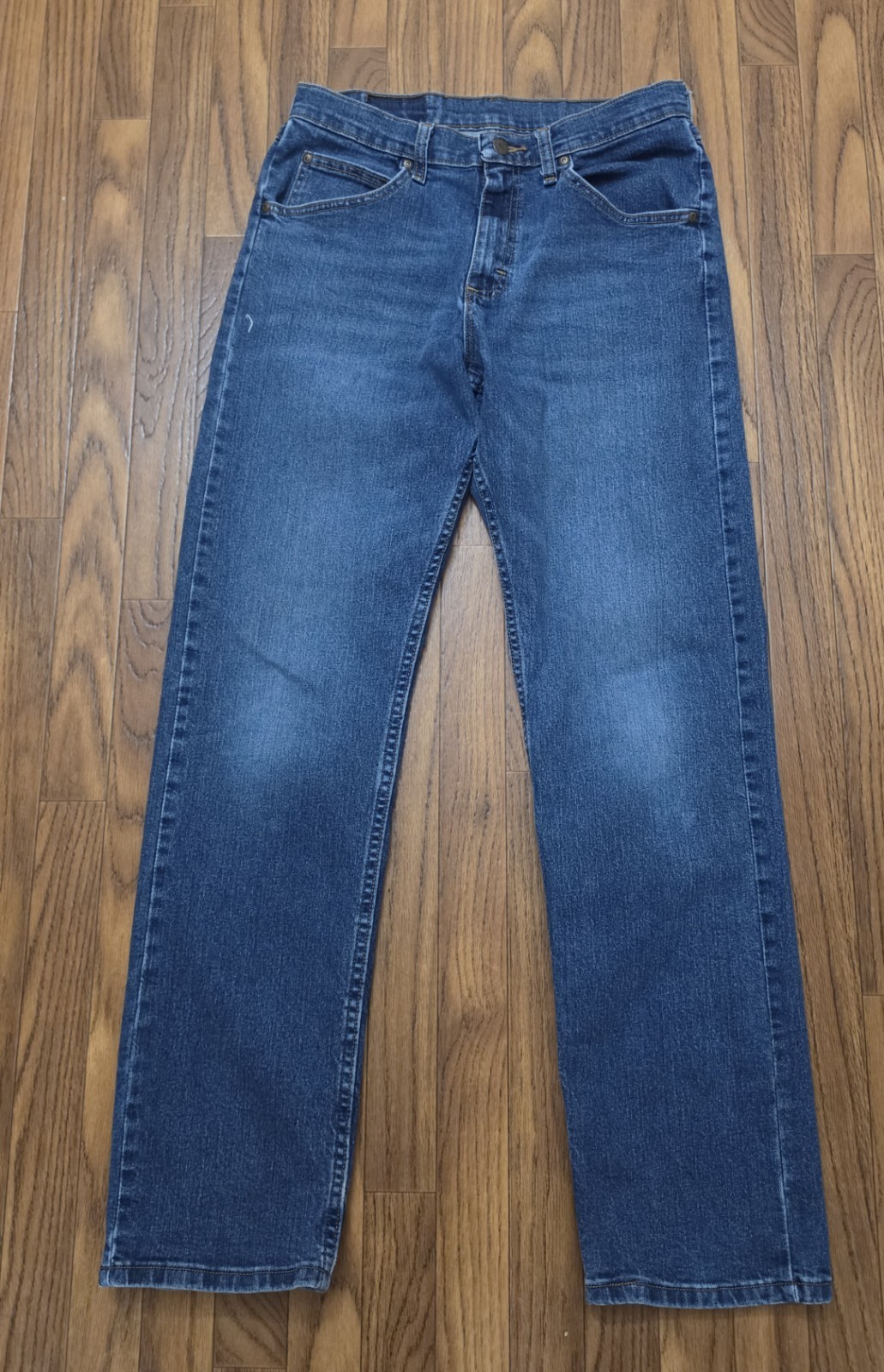 Mens Wrangler Jeans Med Wash Straight Leg 30x32 Mens Wrangler Jeans Med Wash Straight Leg 30x32