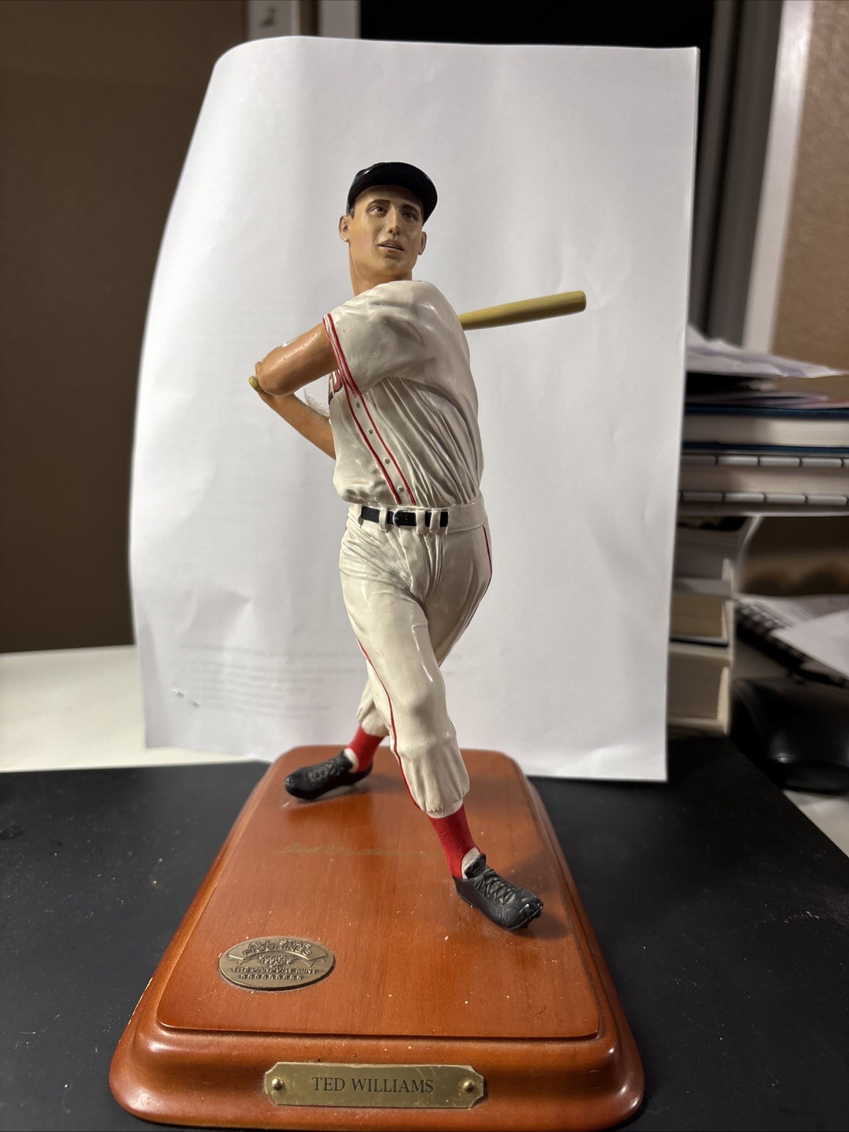 Ted Williams Baseball Sports Resin Figurine Danbury Mint. Ted Williams Baseball Sports Resin Figurine Danbury Mint.