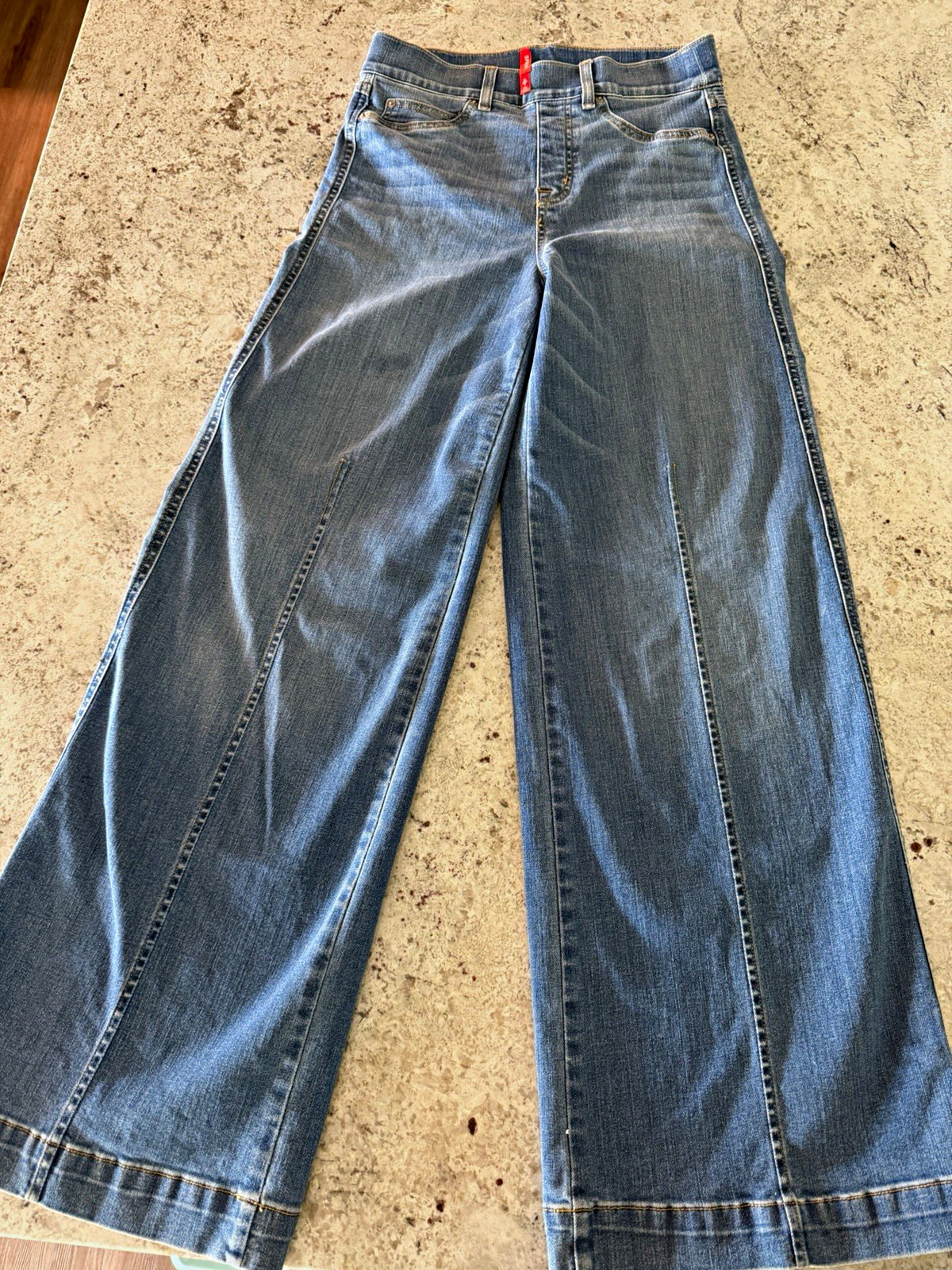 Spanx Seamed Front Women’s Blue Medium Wash Wide Leg Jeans Size S Mid Rise Spanx Seamed Front Women’s Blue Medium Wash Wide Leg Jeans Size S Mid Rise