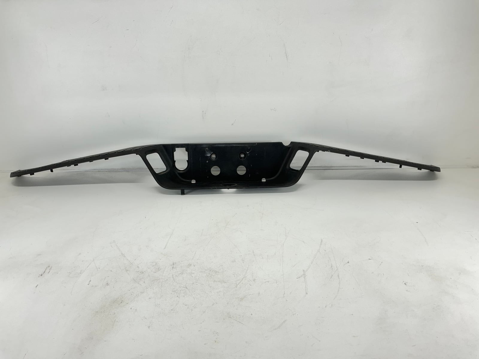 11-18 Dodge Ram 1500 Rear Bumper Step Pad Trim OEM CM 11-18 Dodge Ram 1500 Rear Bumper Step Pad Trim OEM CM
