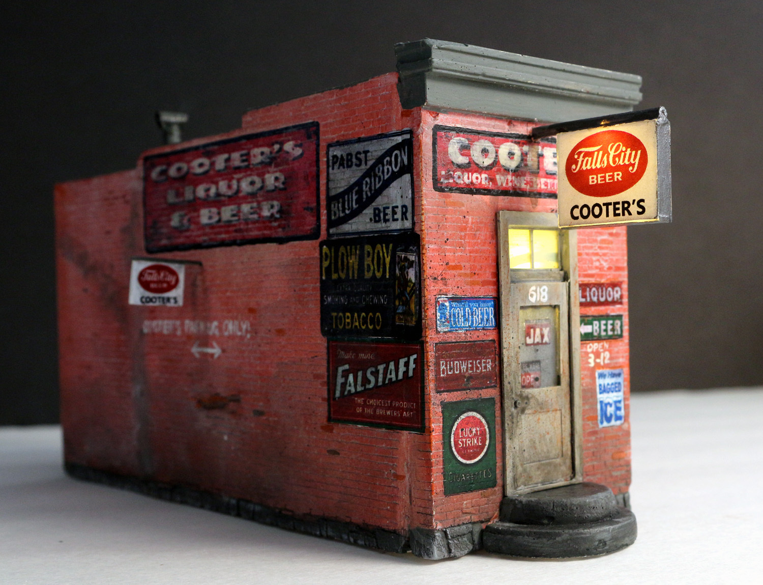 Downtown Deco HO Scale Building Kit 