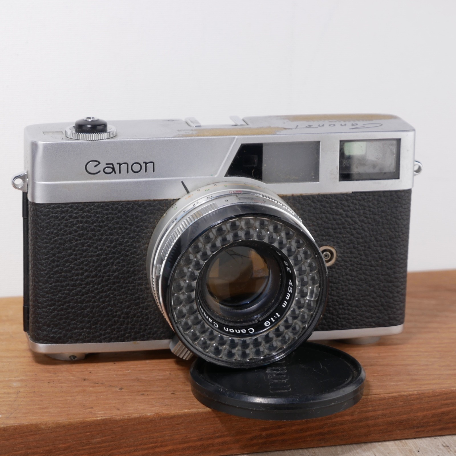 Vintage Canon Canonet Vintage Rangefinder camera w 45MM SE Lens *UNTESTED* Vintage Canon Canonet Vintage Rangefinder camera w 45MM SE Lens *UNTESTED*