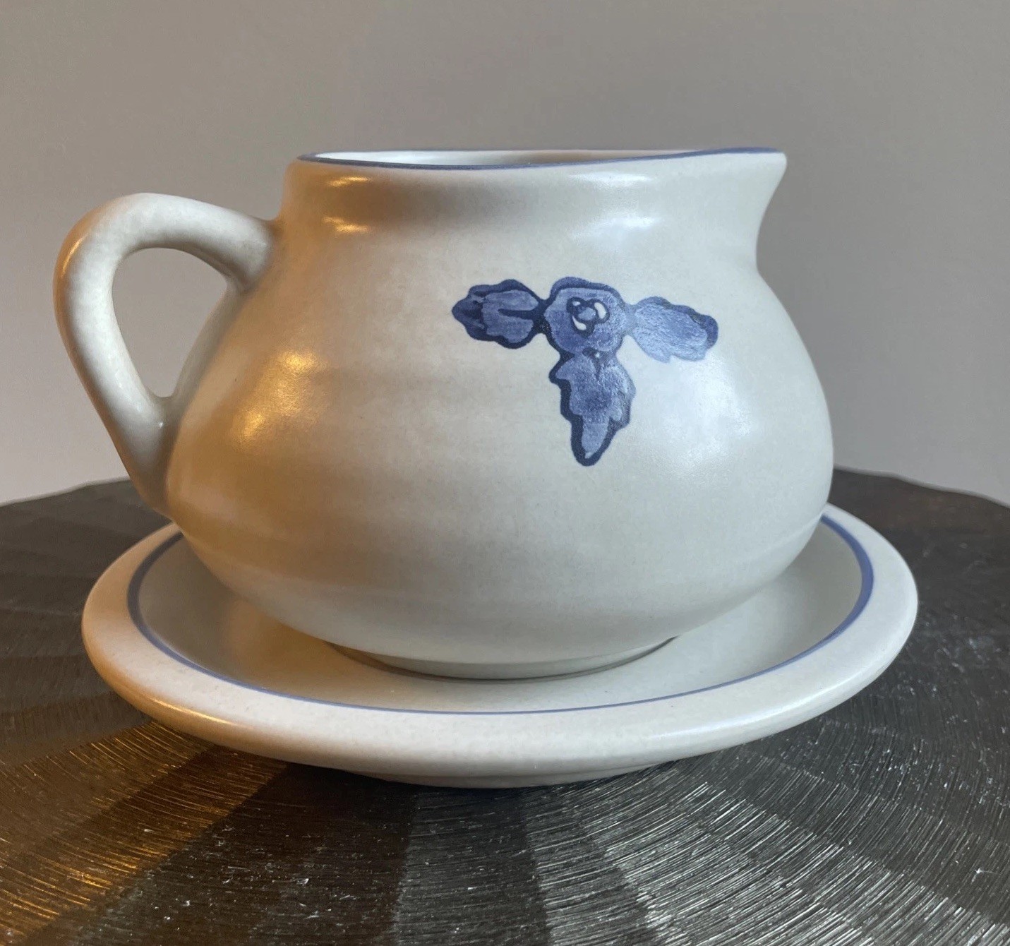 Pfaltzgraff Yorktowne Gravy Boat & Underplate Vintage Cottage Core Cozy Home Pfaltzgraff Yorktowne Gravy Boat & Underplate Vintage Cottage Core Cozy Home