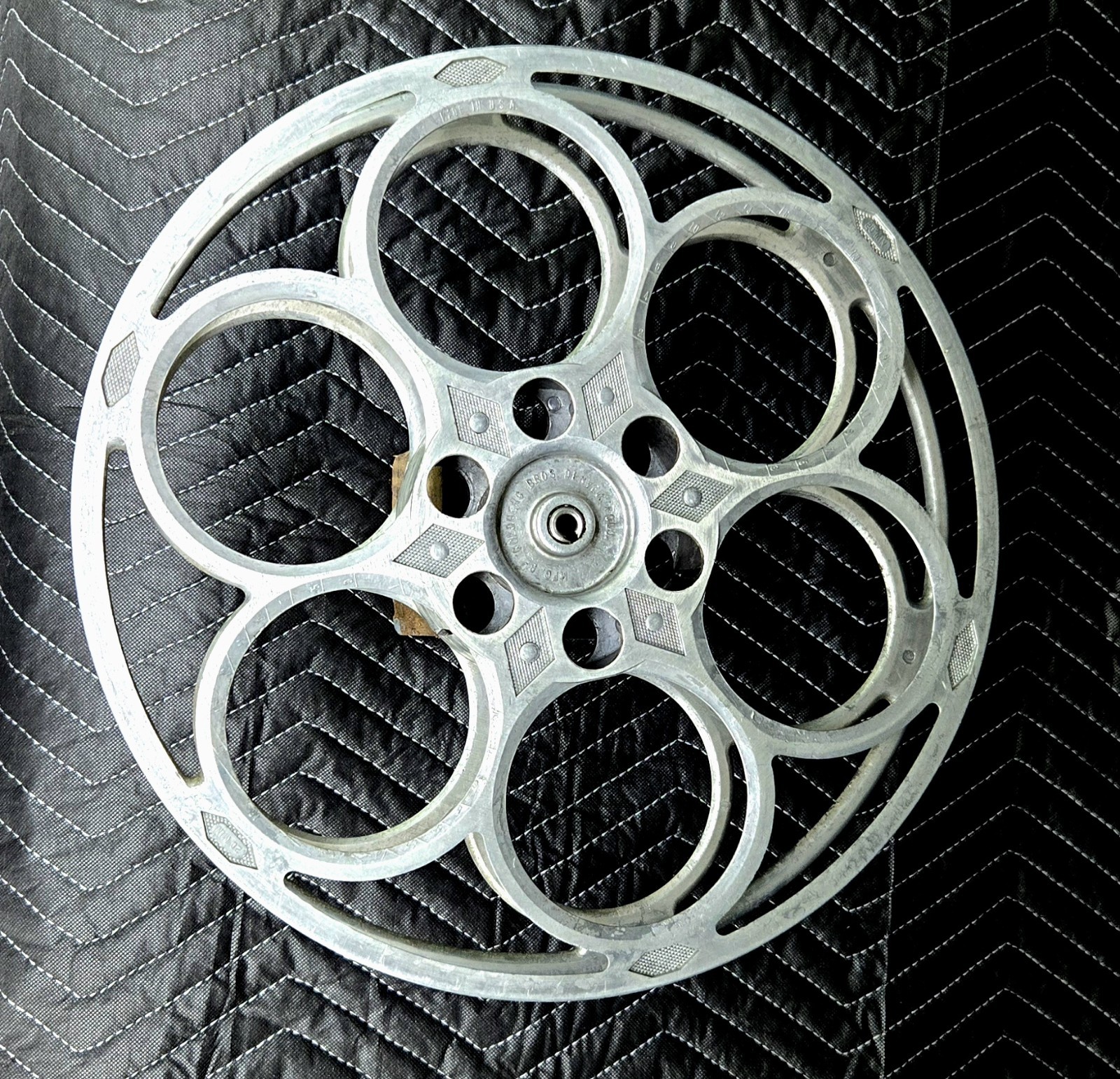 Vntg Goldberg Bros 35mm Cast Aluminum 6 Hole 2000' House Reel -FREE SHIPPING Vntg Goldberg Bros 35mm Cast Aluminum 6 Hole 2000' House Reel -FREE SHIPPING