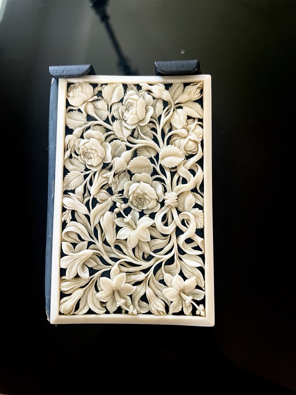 Exquisite Victorian-era card box made of natural materials Exquisite Victorian-era card box made of natural materials