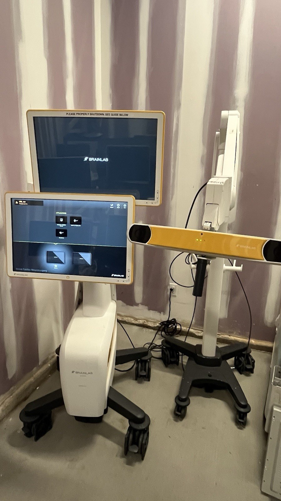 BRAINLAB CURVE DUAL DISPLAY