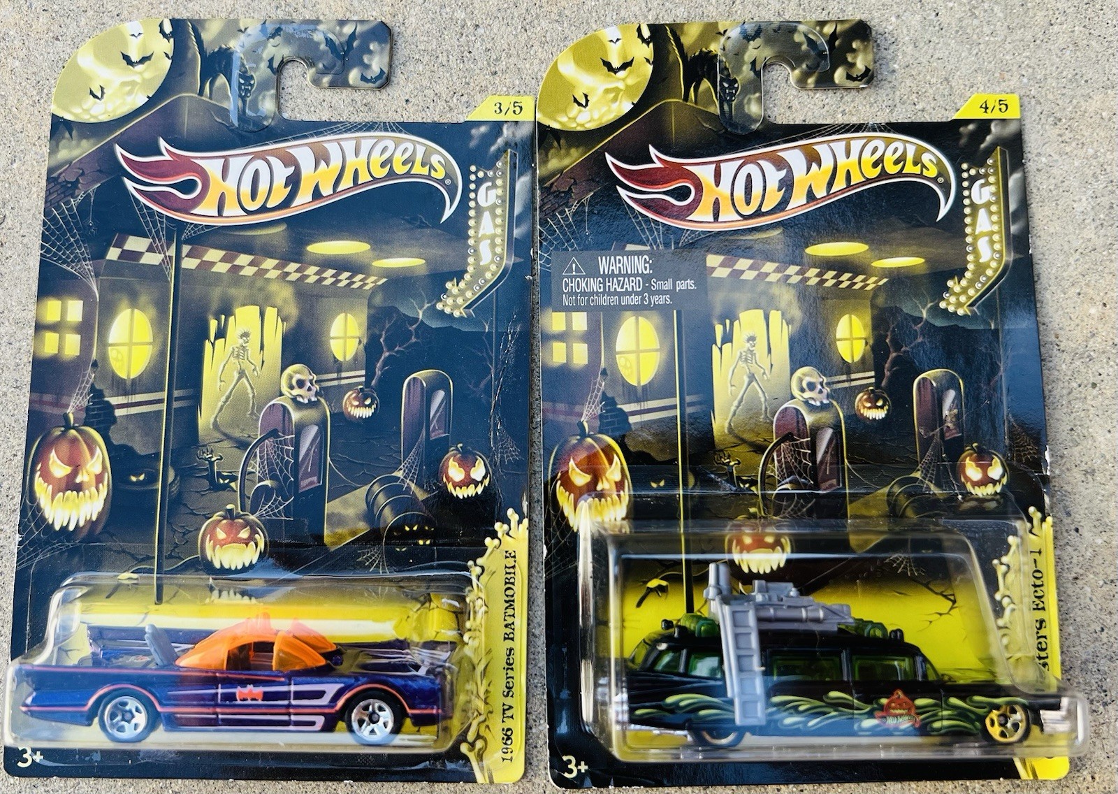 2012 Hot Wheels Halloween Ghostbusters Ecto-1 1966 TV Series Batmobile Lot Of 2 2012 Hot Wheels Halloween Ghostbusters Ecto-1 1966 TV Series Batmobile Lot Of 2