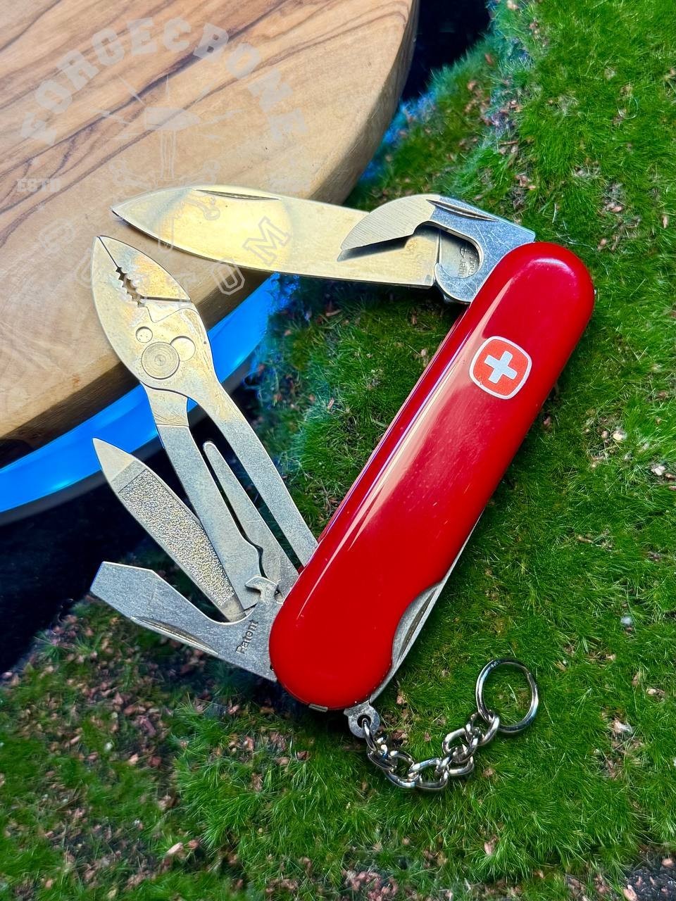 Wenger (Victorinox) Journeyman Red, New in Box (1/48/03) Wenger (Victorinox) Journeyman Red, New in Box (1/48/03)
