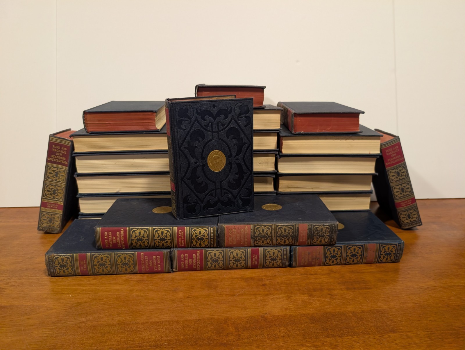 Vintage Funk & Wagnalls New Standard Encyclopedia 25 Volumes 