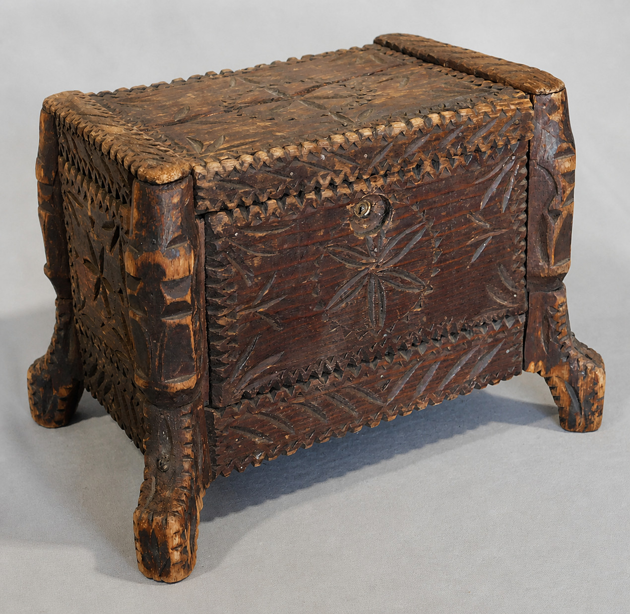 Antique Tramp Art Box 1934 Signed Paul Venuto Chip Carved Folk Art hand made