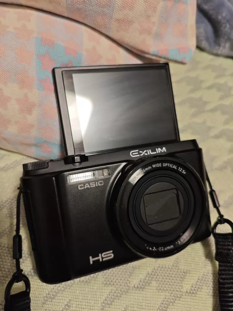 Casio High Speed Exilim Ex-zr1000 24.0MP Digital Camera Black Ex-zr1000bk