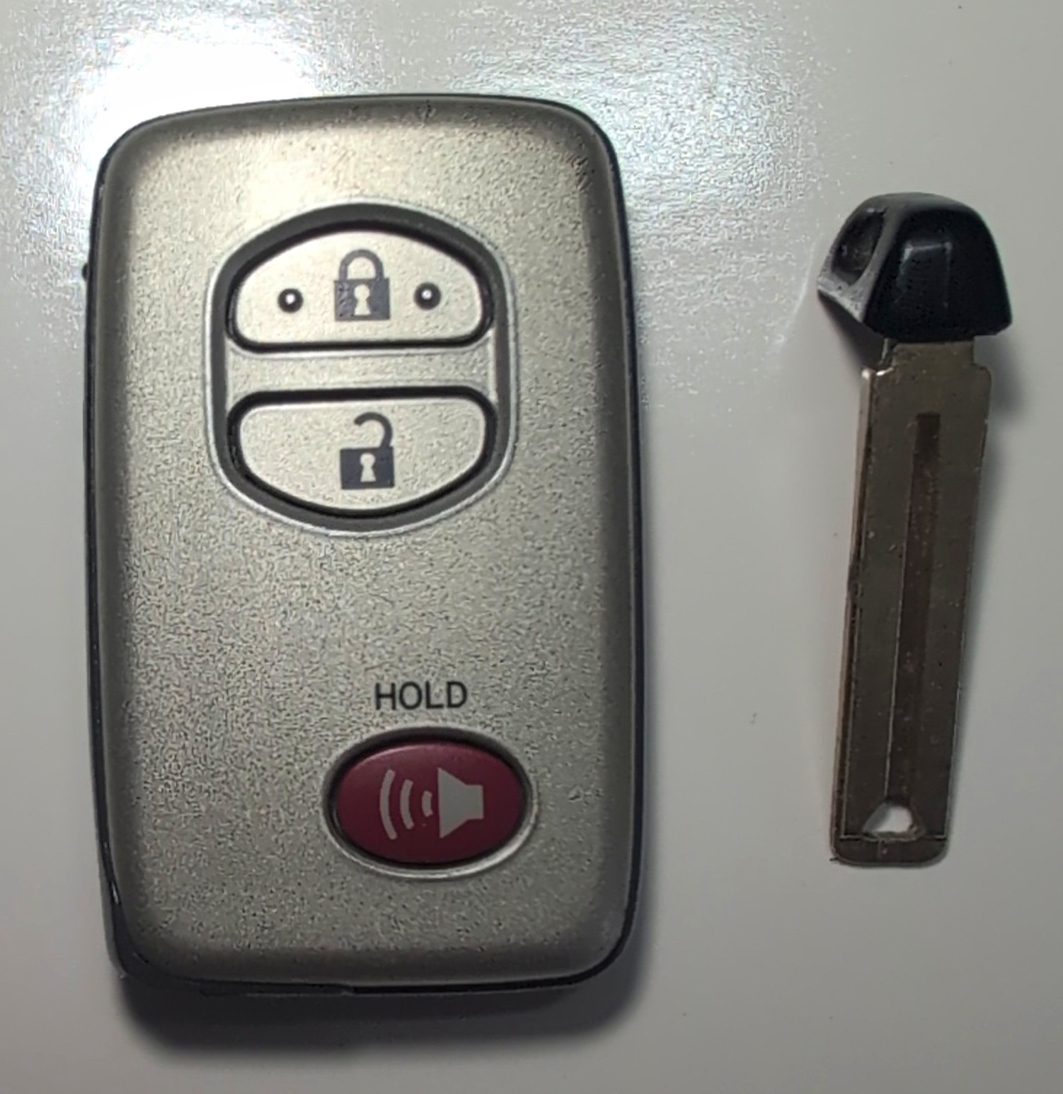 OEM UNLOCKED TOYOTA SILVER HYQ14ACX BOARD GNE 5290 SMART KEY PROX 3 BOTTOM