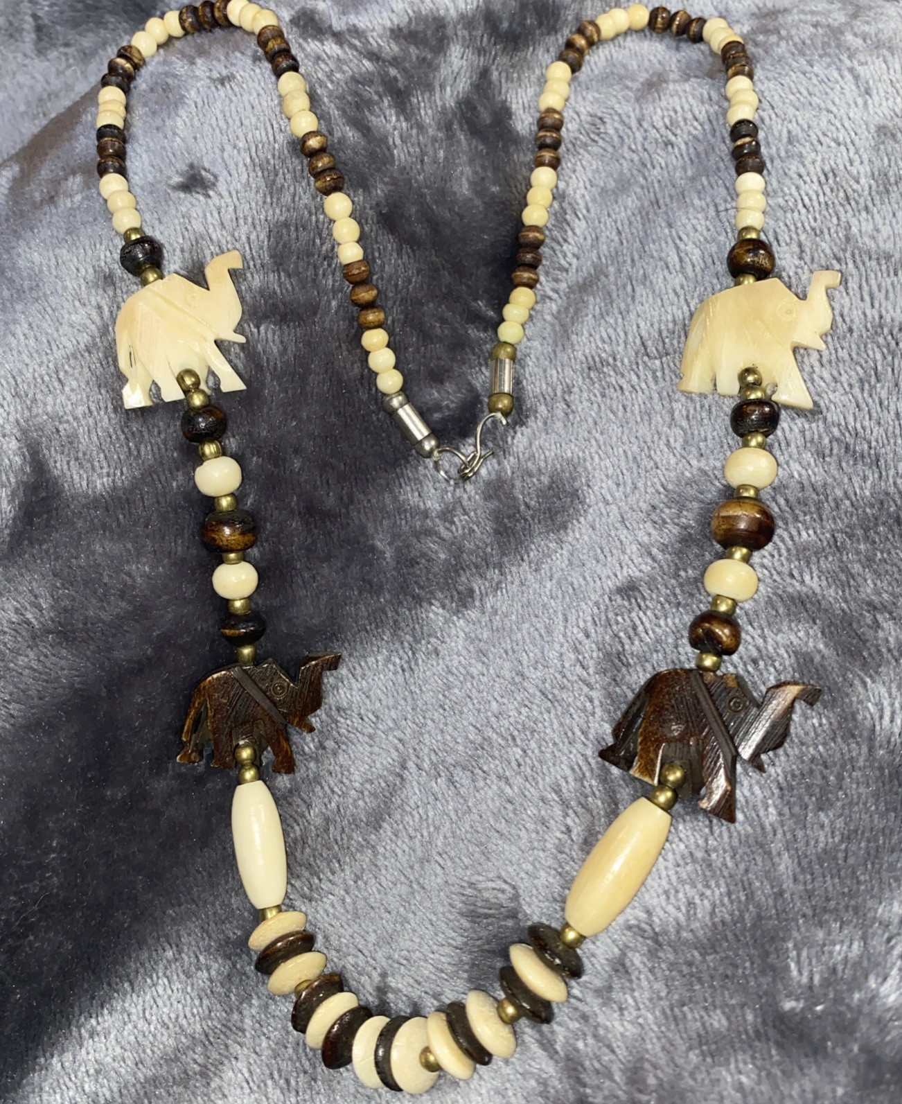 Vintage Hand Carved Wood Elephants Necklace Trunk Up Good Luck Pendant Boho