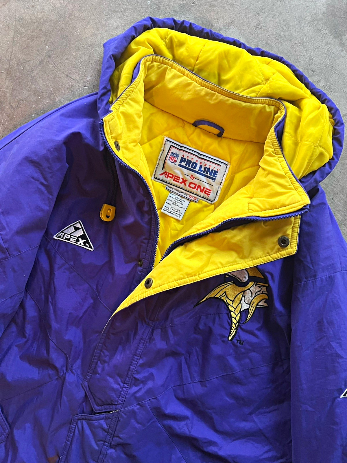 Vintage 90s Apex One Minnesota Vikings NFL Football Hooded Jacket Purple Yellow