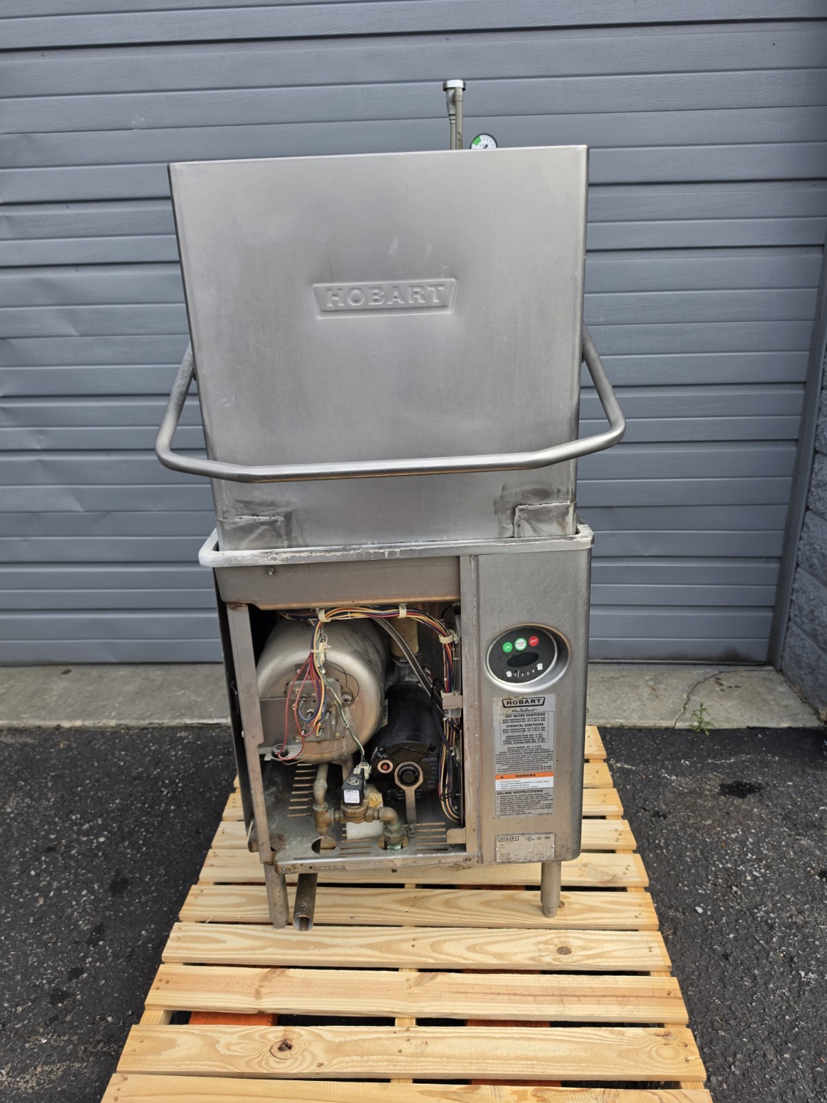 Hobart AM15 High Temp Straight Door-Type Dishwasher Electric Booster Hobart AM15 High Temp Straight Door-Type Dishwasher Electric Booster