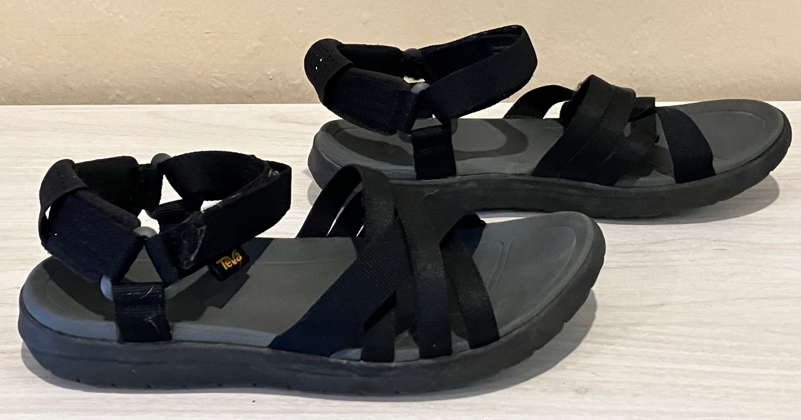 Teva Women\'s Sanborn Mia Sandal Size 8 Black Strappy Hiking Outdoor Women’s EUC