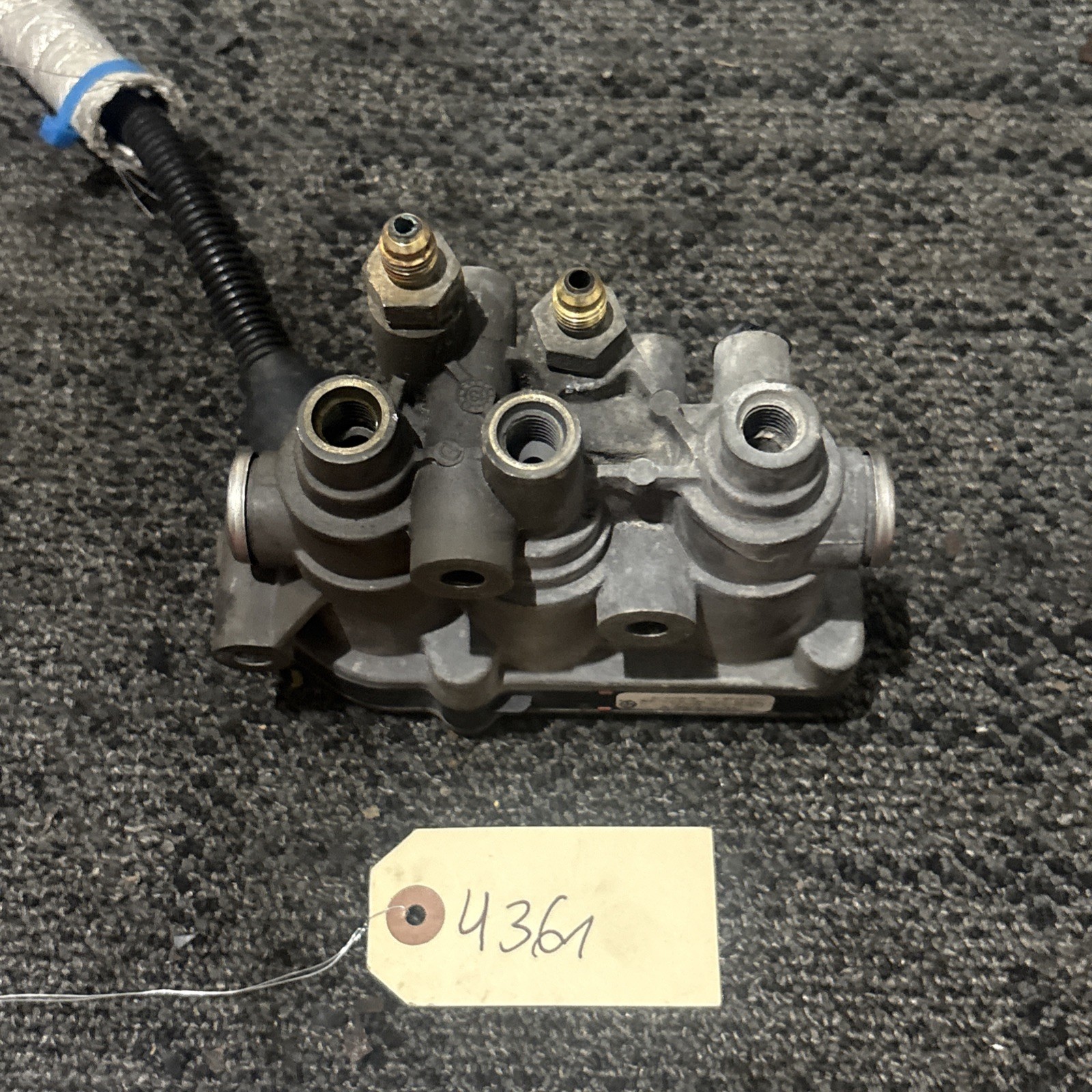 INTERNATIONAL MAXXFORCE 13 AIR CONTROL VALVE  NORGREN P/N 3015133-C2