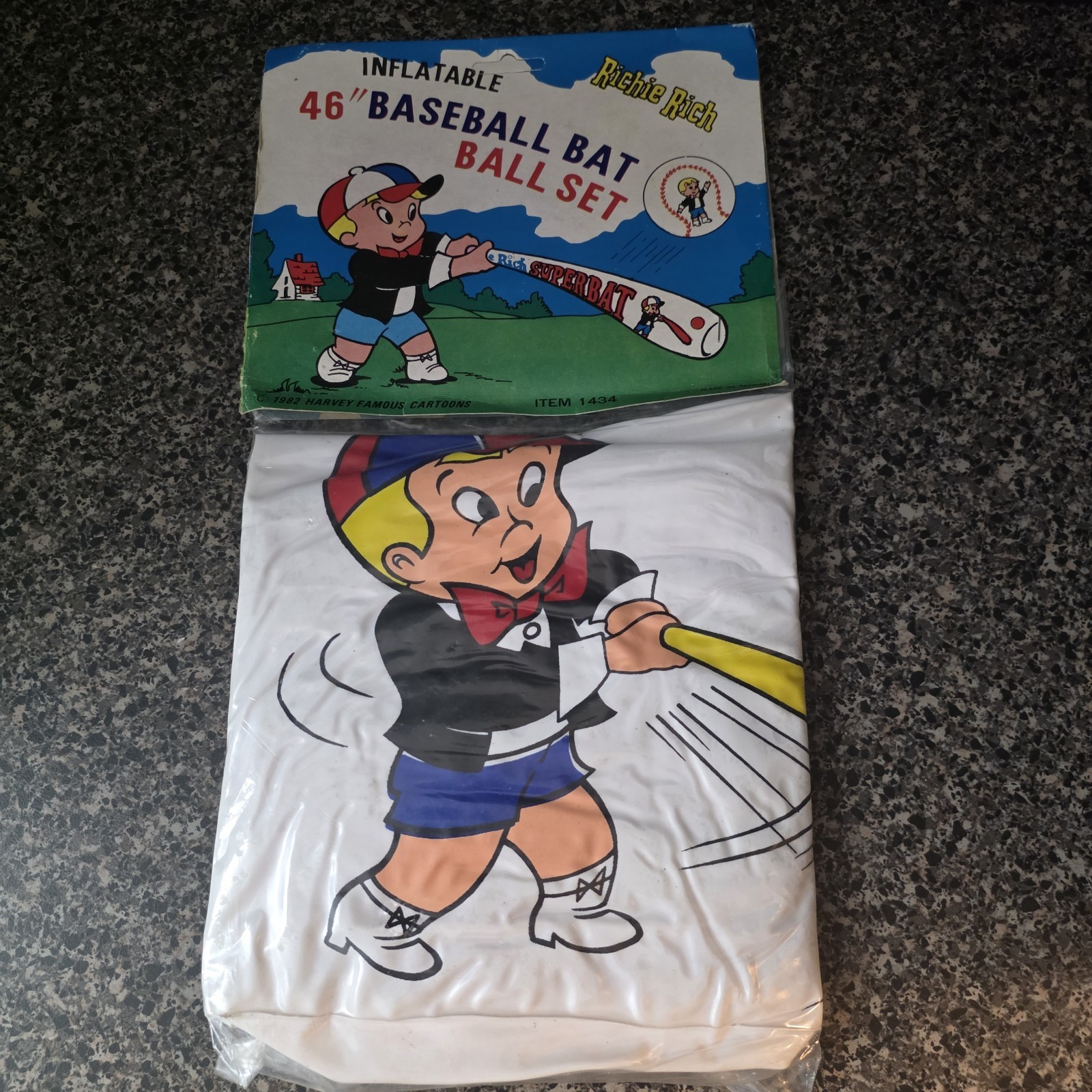 Vintage 1982 Richie Rich 46 Inch Inflatable Baseball Bat Ball Set Rare