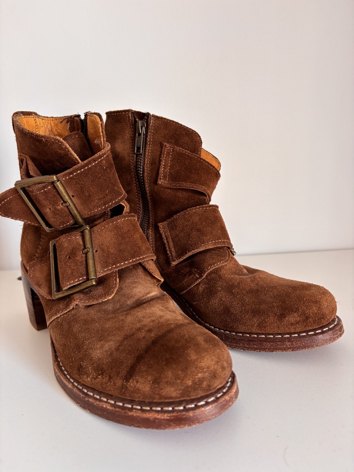 US Women’s 7.5 Frye Brown Leather Suede Sabrina Double Buckle Side Zip Round Toe