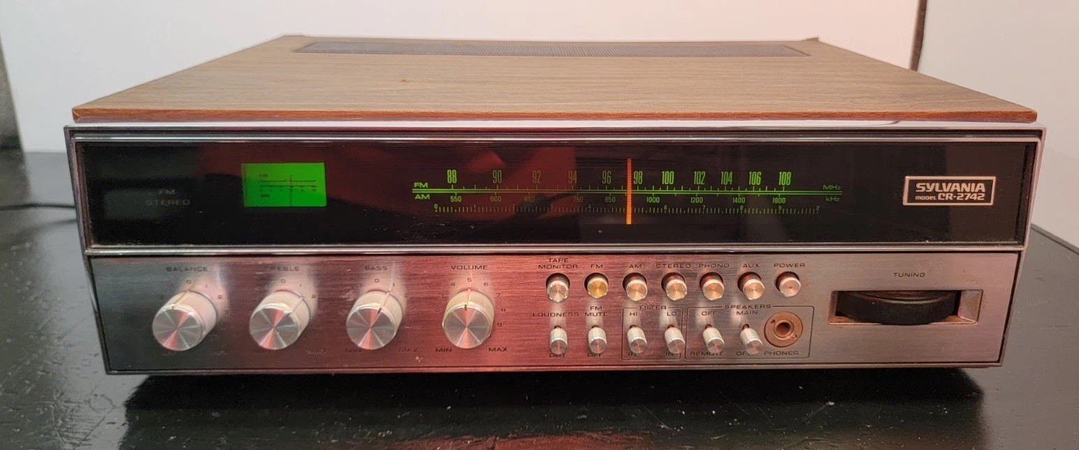 Nice Vintage SYLVANIA CR-2742 Stereo Receiver Wood Grain