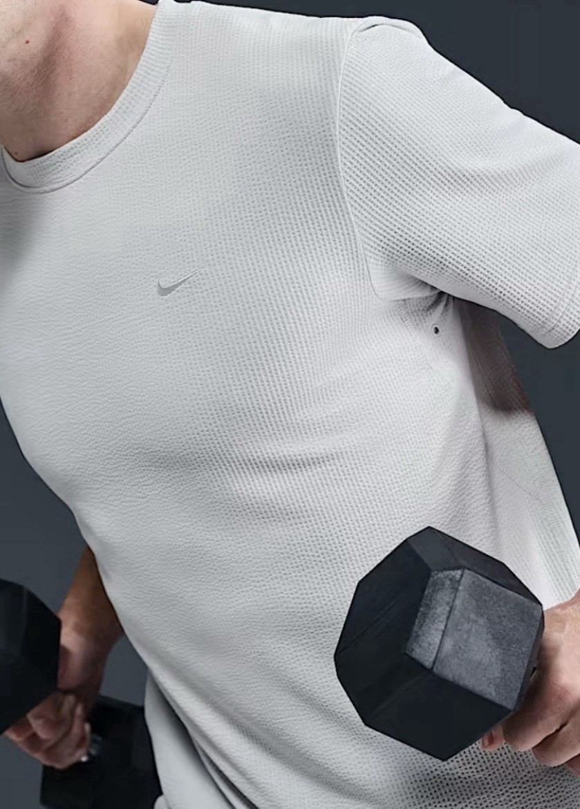 $65.00 NWT Nike Primary Seersucker Short-Sleeve Versatile Top Grey Men\'s Size M