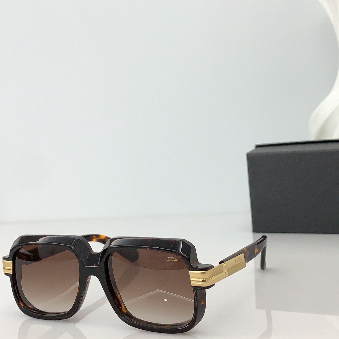 Cazal MOD607 Square Sunglasses Tortoise Frame Brown Gradient Lens 56‑18‑140 Cazal MOD607 Square Sunglasses Tortoise Frame Brown Gradient Lens 56‑18‑140