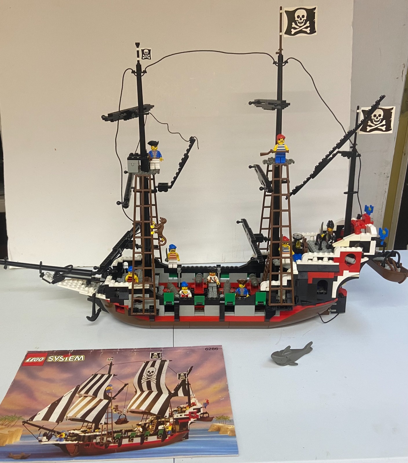 LEGO Pirates 6286 - Skull\'s Eye Schooner Pirate Ship Not Complete - Updated LEGO Pirates 6286 - Skull\'s Eye Schooner Pirate Ship Not Complete - Updated