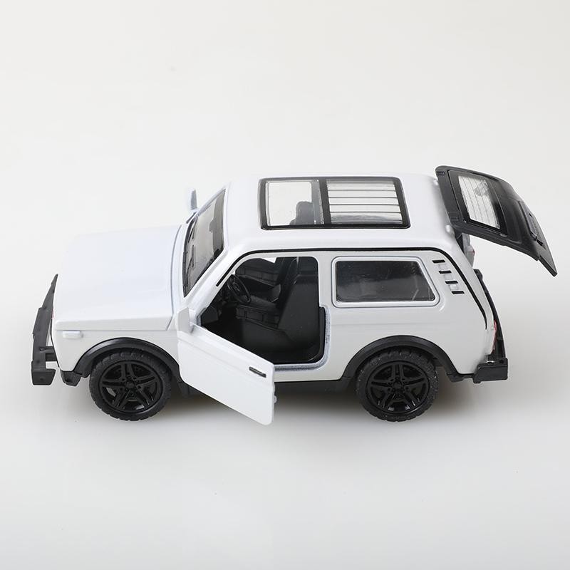 1/36 Lada Niva VAZ-2121 Diecast Metal Model Toy Car Pullback Action Retro Kids