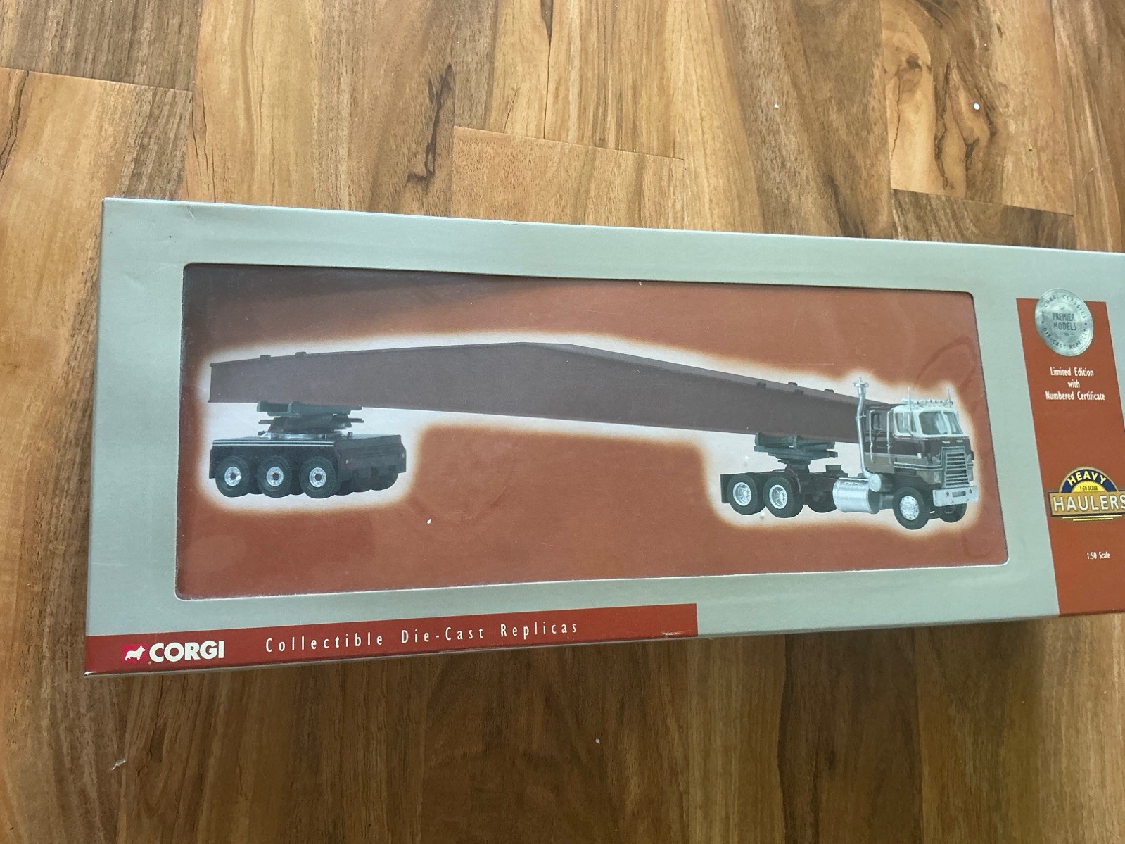 Corgi US51401 Premier Heavy Haulers International Transtar with Girder Load.