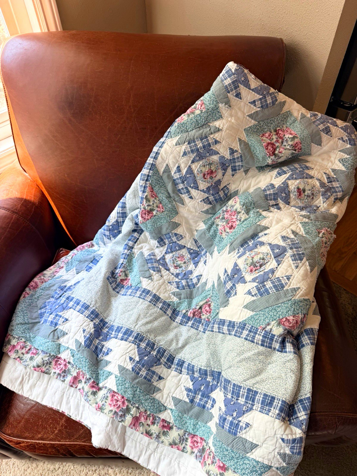 VTG Handmade Queen Size Blue Quilt Patchwork Floral Quilted Cotton 80 x 95\