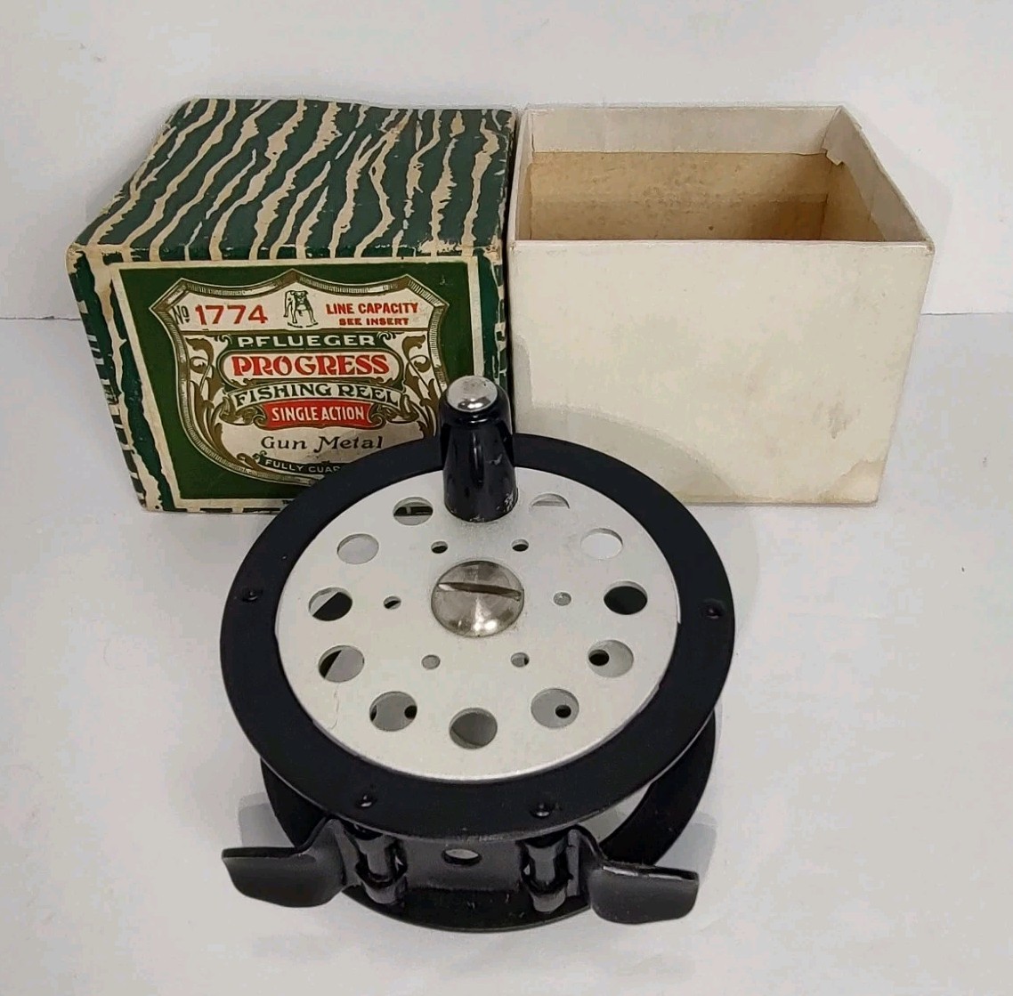 Vintage Pflueger Progress Single Action Reel 1774 Original Box Fly Reel Open Box Vintage Pflueger Progress Single Action Reel 1774 Original Box Fly Reel Open Box
