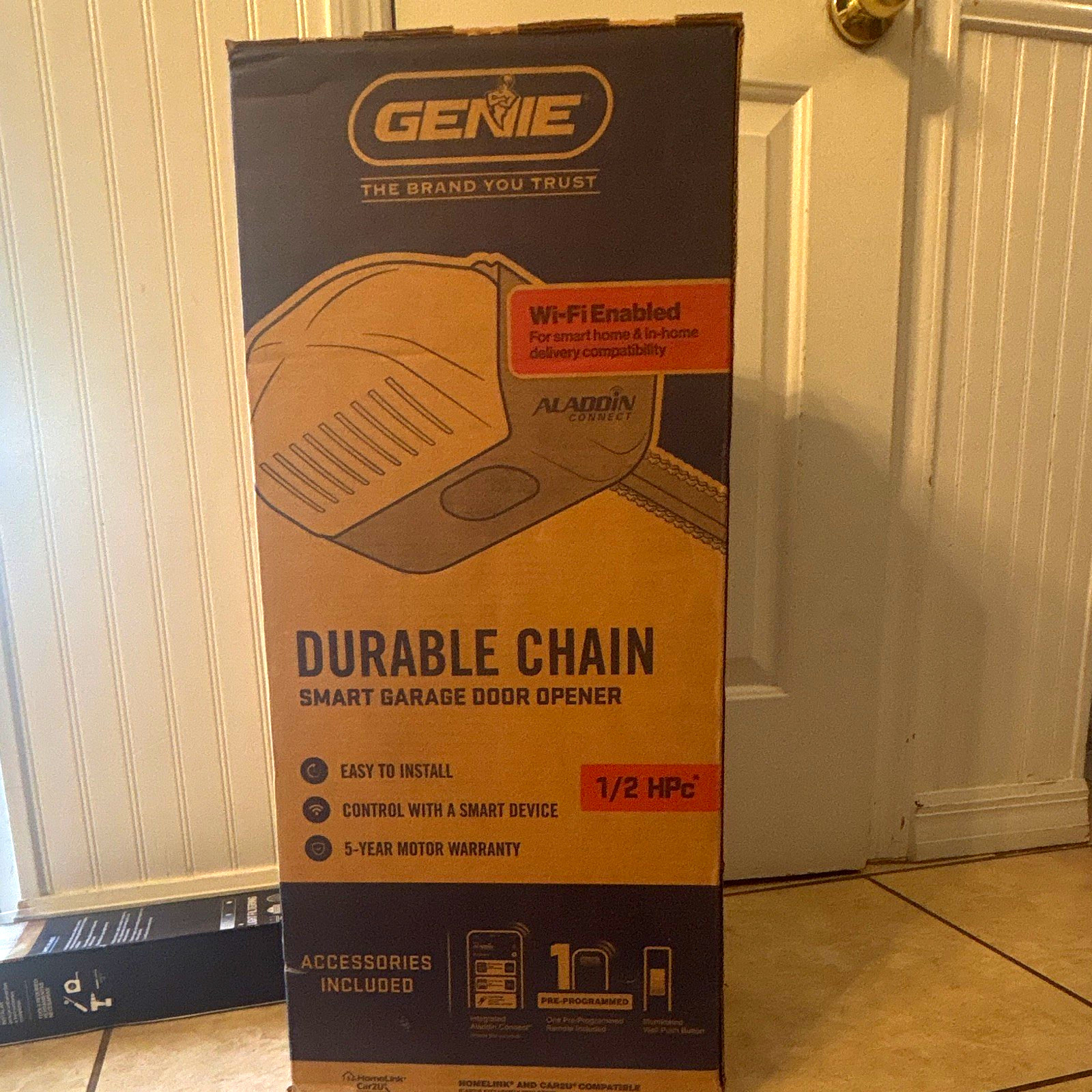 Genie 2028 Chain Drive Smart Garage Door Opener 1/2 HPc Wi-Fi Remote Keypad