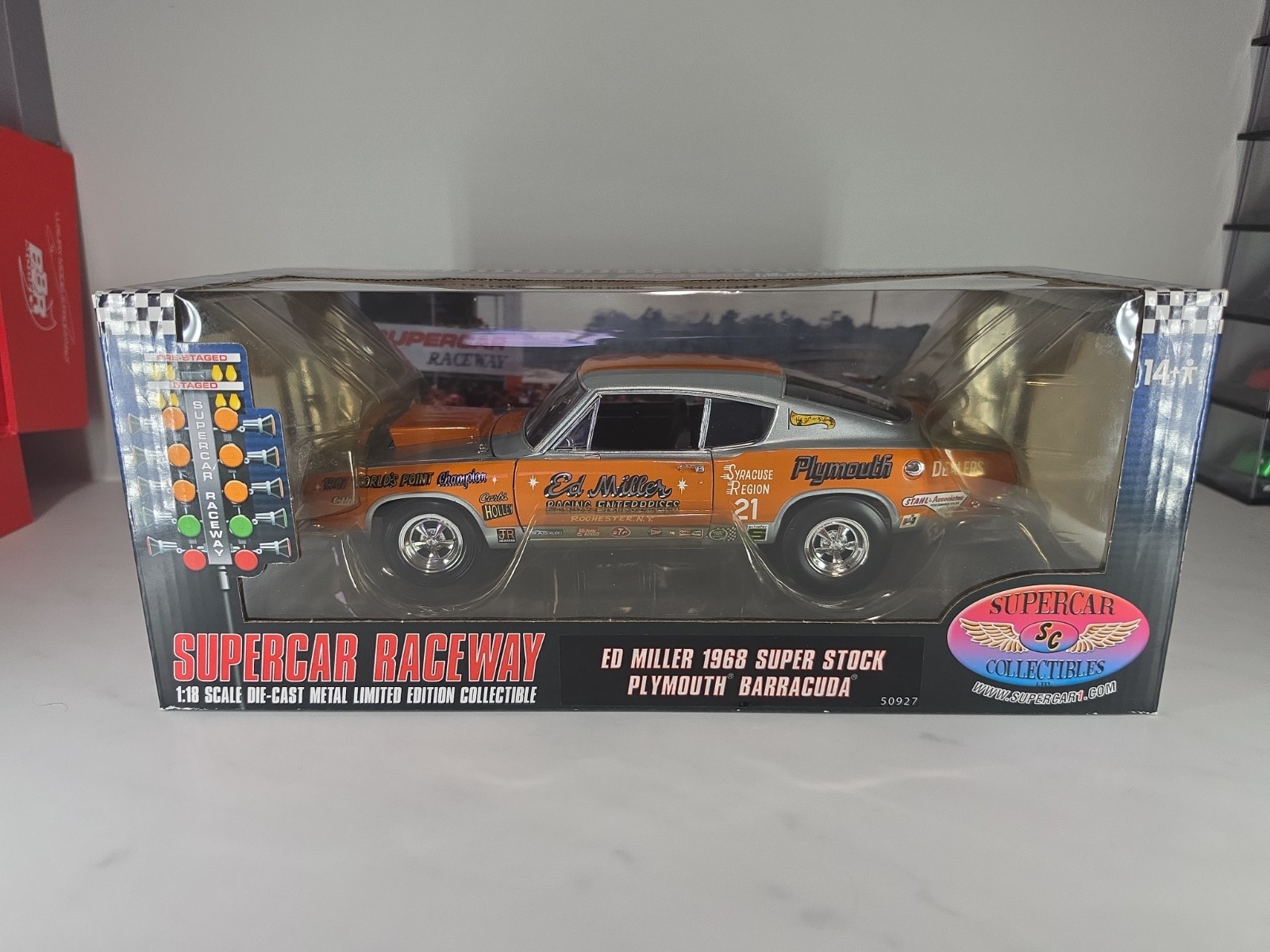 ED MILLER 1:18  1968 PLYMOUTH 426 HEMI BARRACUDA SUPER STOCK SS/BA   New in Box