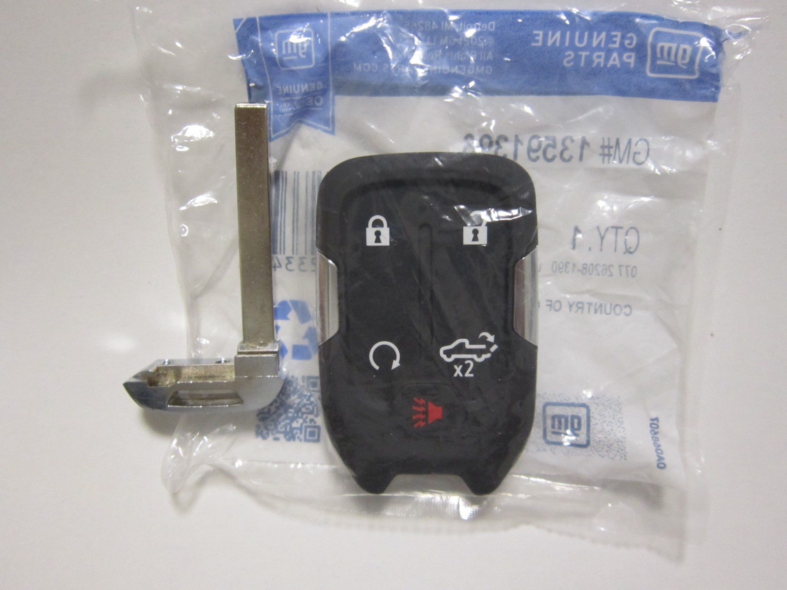 NEW OEM 2019-2020 GMC SIERRA KEYLESS REMOTE SMART KEY FOB 13591396 UNCUT KEY NEW OEM 2019-2020 GMC SIERRA KEYLESS REMOTE SMART KEY FOB 13591396 UNCUT KEY