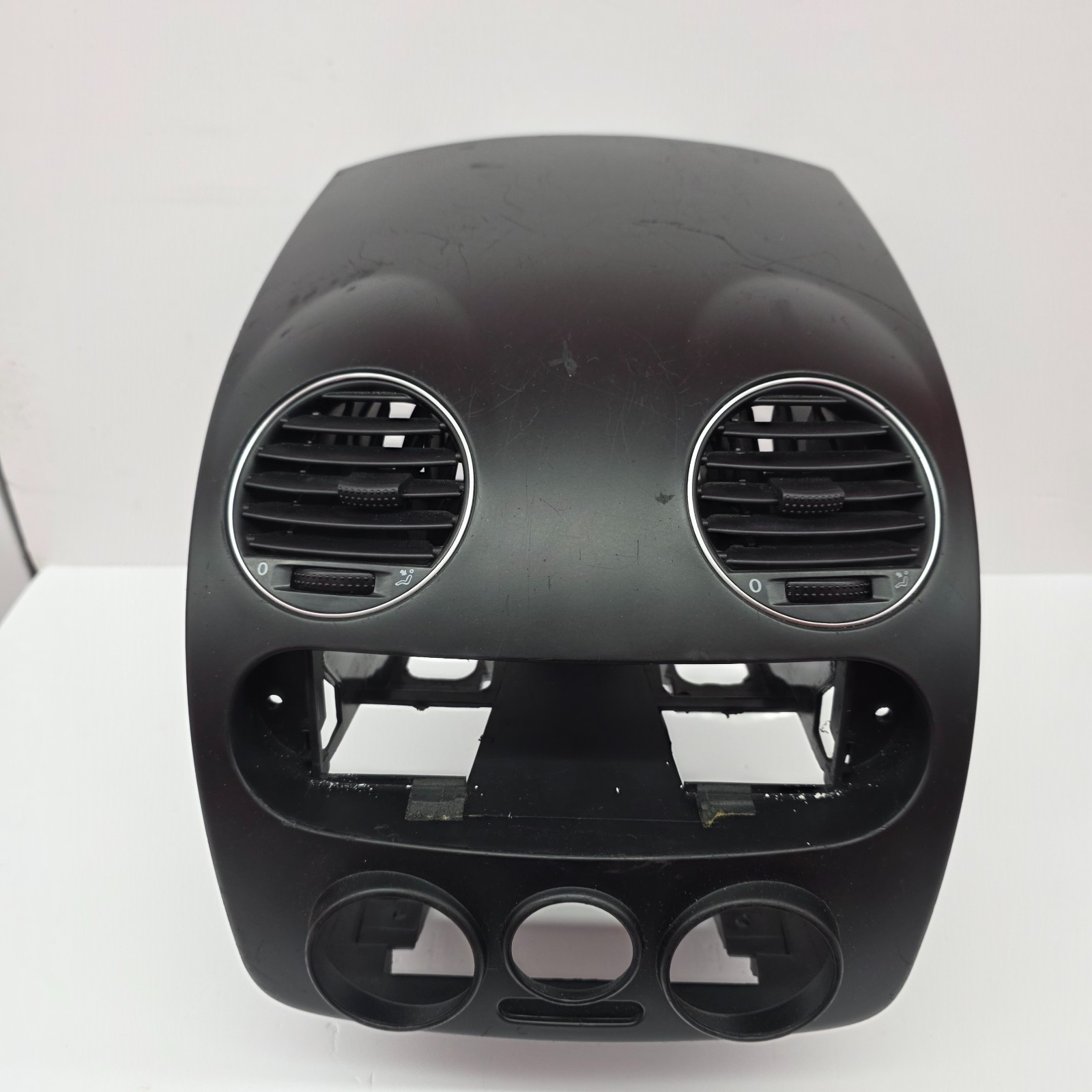 1998-2010 Volkswagen VW New Beetle Center Dash Panel A/C Vent Radio Bezel Vents
