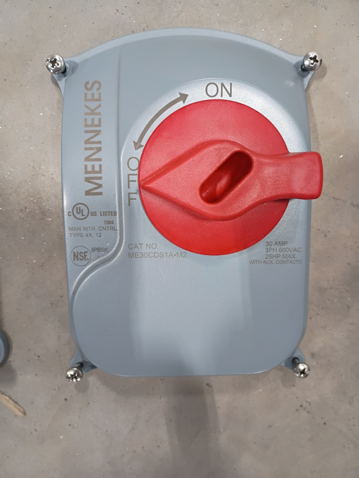 Mennekes Disconnect Switches