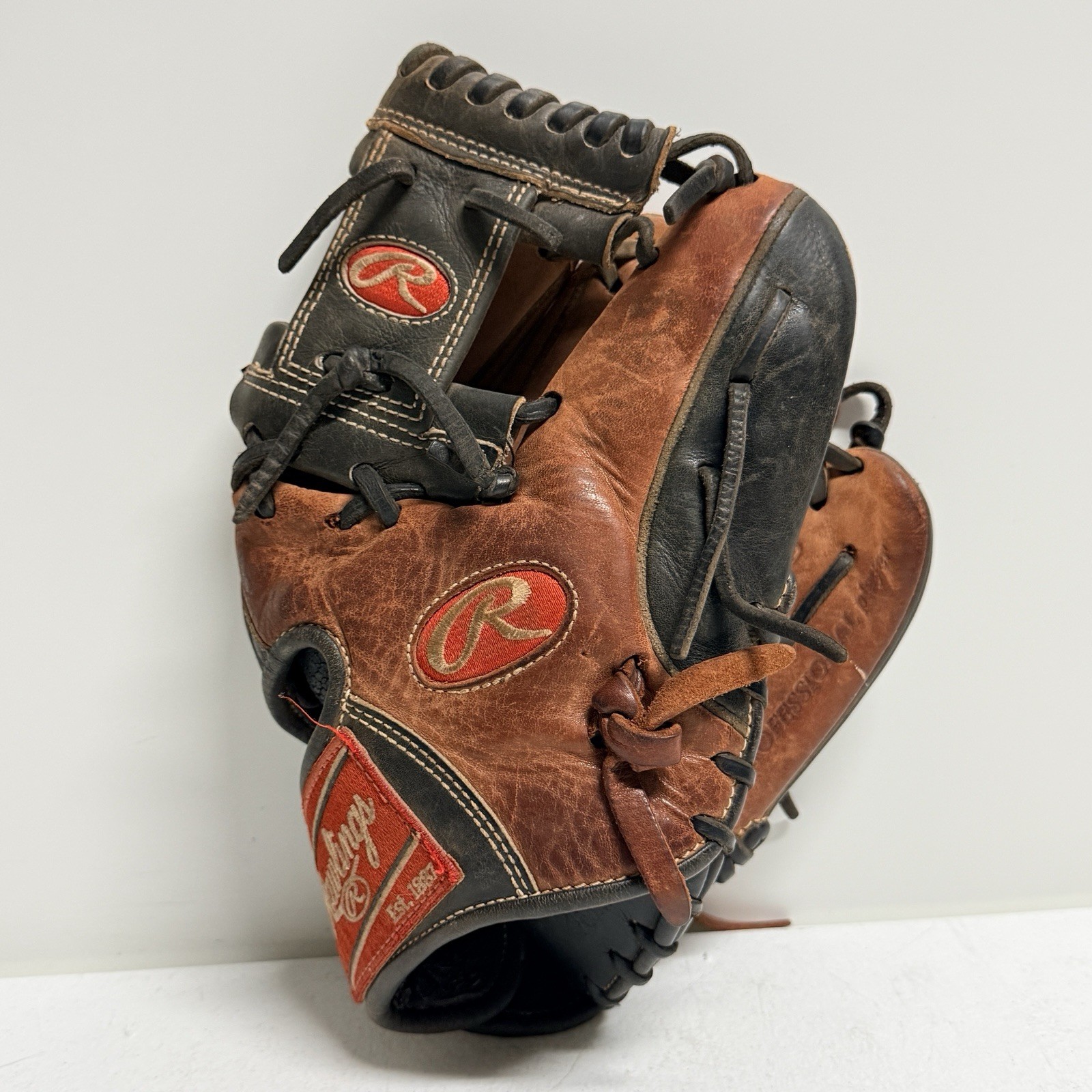 Rawlings Heart of the Hide Pro 200-2PB 11.5 Baseball Glove Right Hand Throw RHT