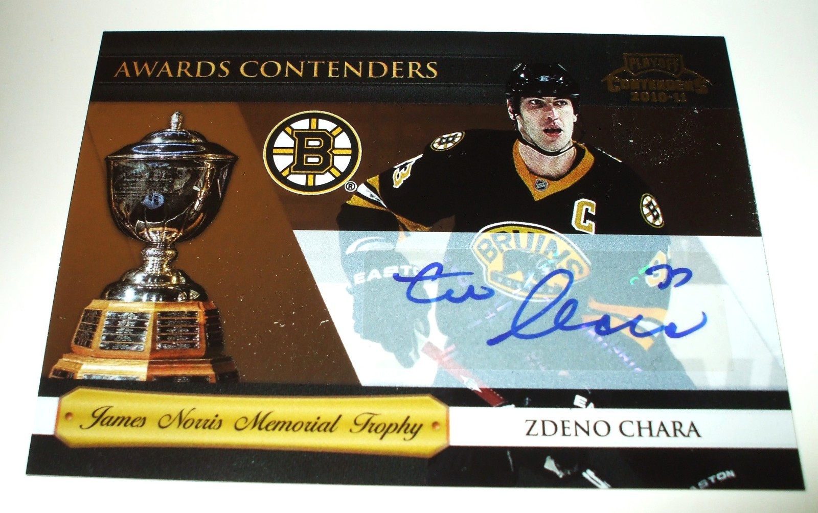 2010-11 AWARDS CONTENDERS JAMES NORRIS TROPHY ZDENO CHARA 18/50 AUTO BRUINS #10