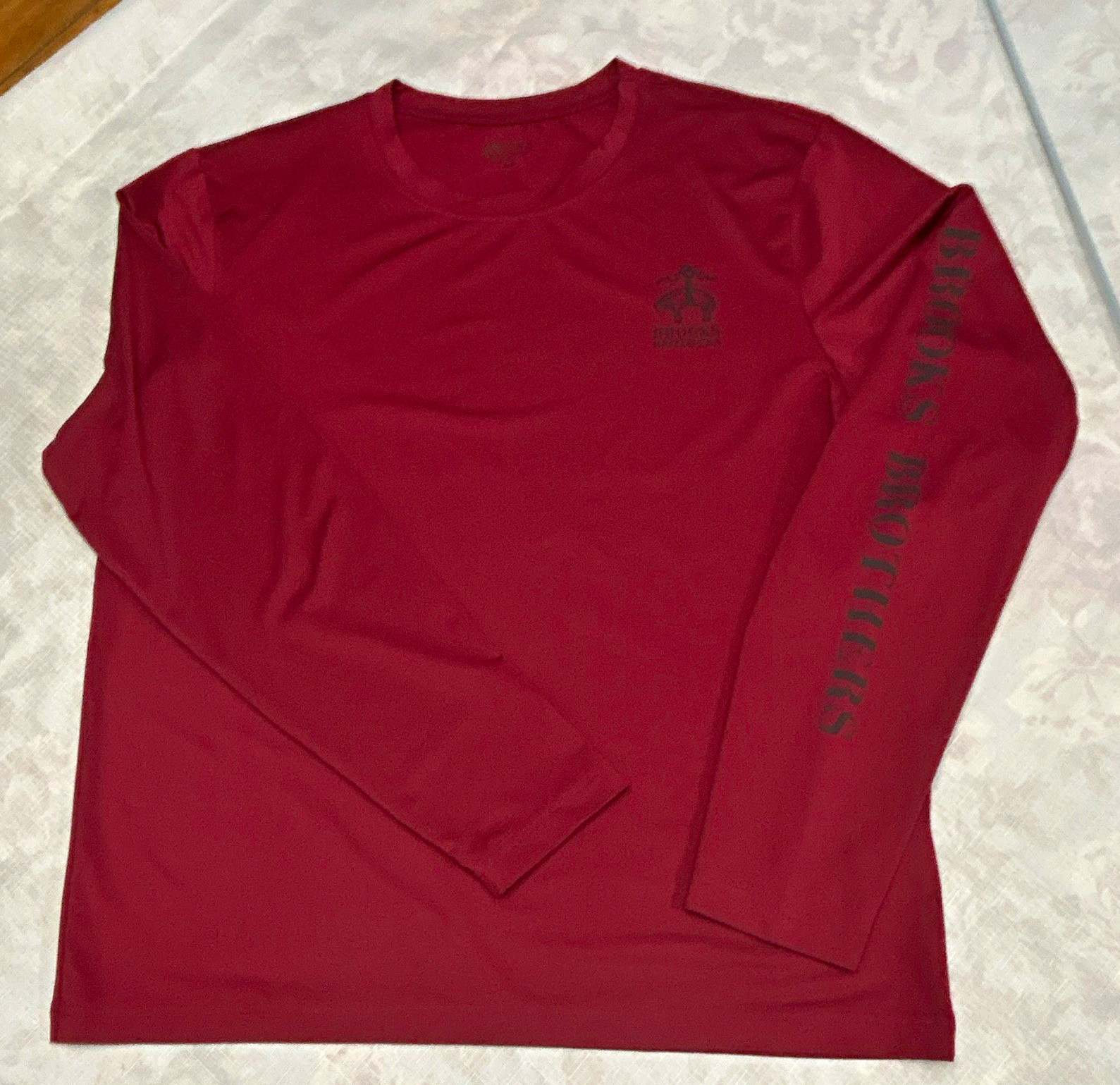 Brooks Brothers Men\'s M Red Long Sleeve Crew Neck Graphic Logo Jersey T-Shirt Brooks Brothers Men\'s M Red Long Sleeve Crew Neck Graphic Logo Jersey T-Shirt