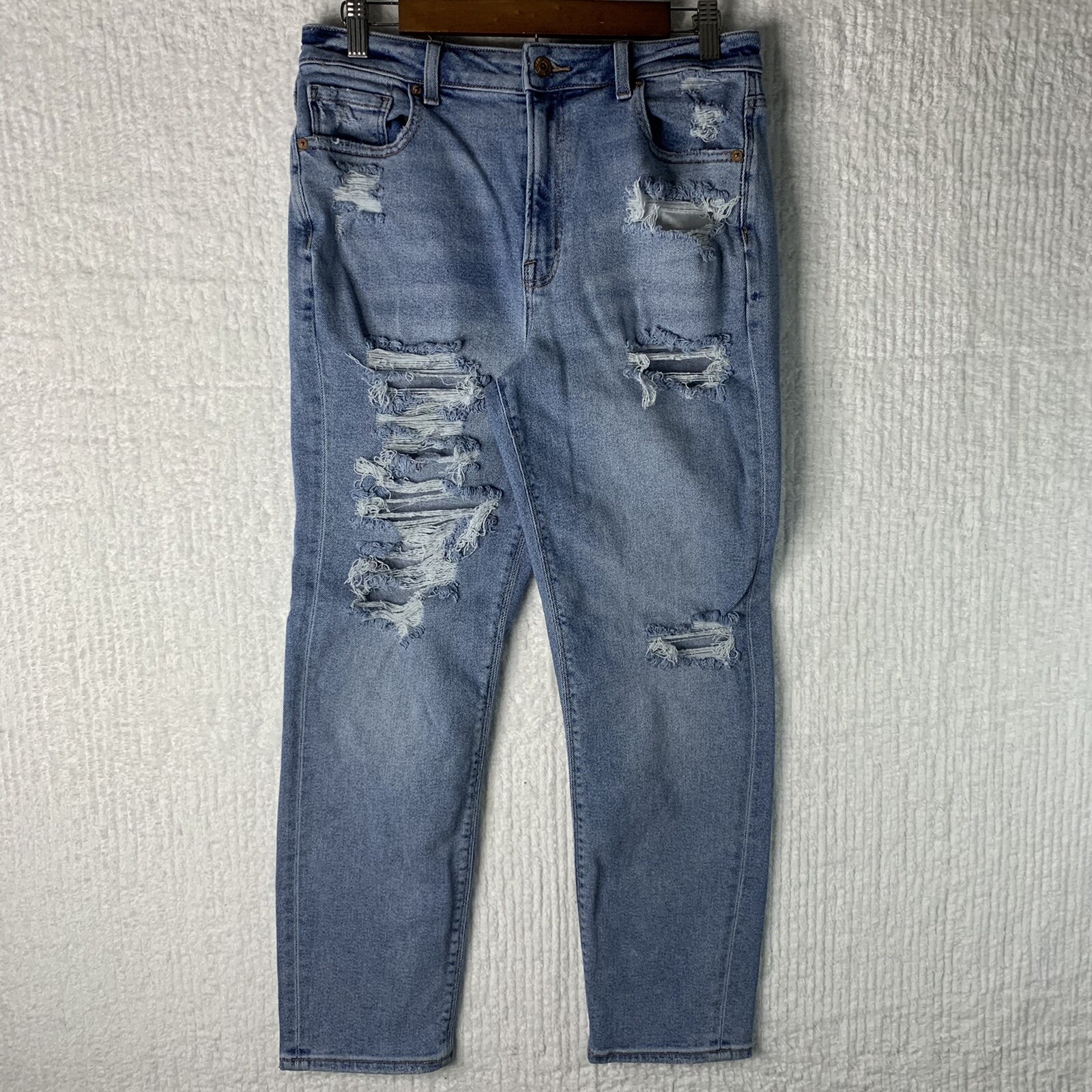 Amercan Eagle Women’s 8 Regular High Rise Mom Stretch Jean