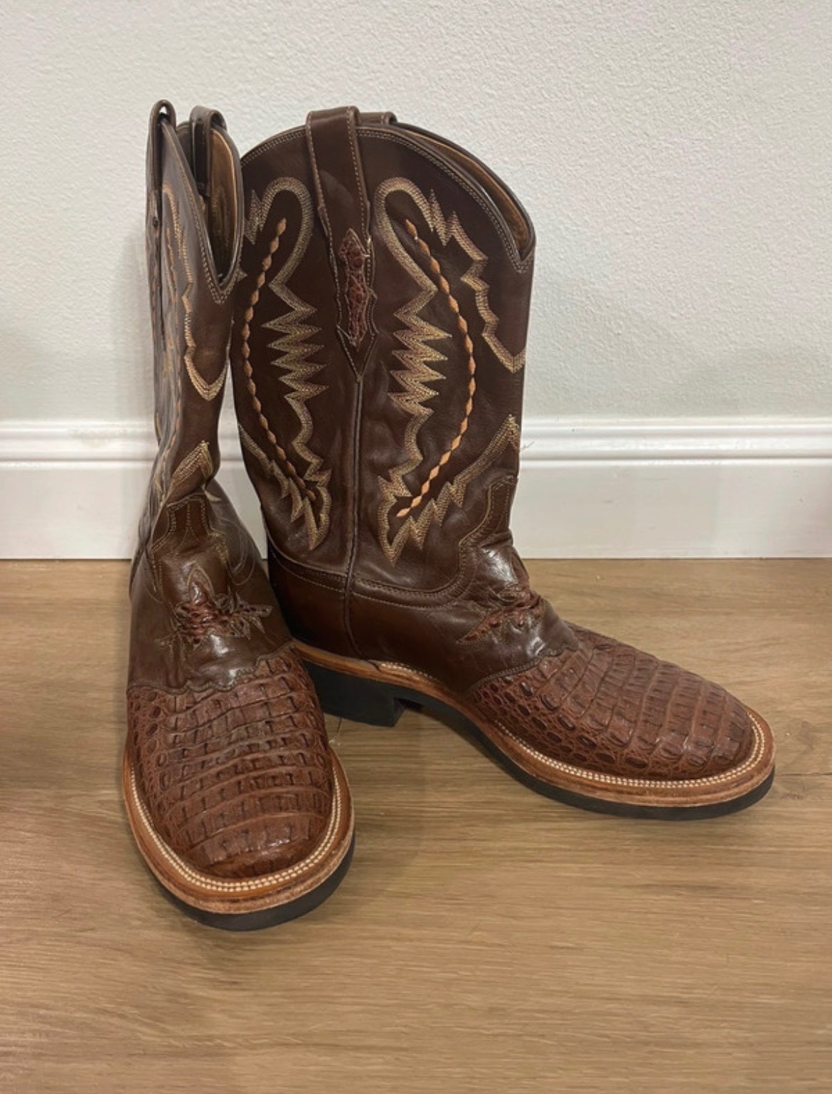 Lueccese 2000 Hornback Cayman 9D Cowboy Boots