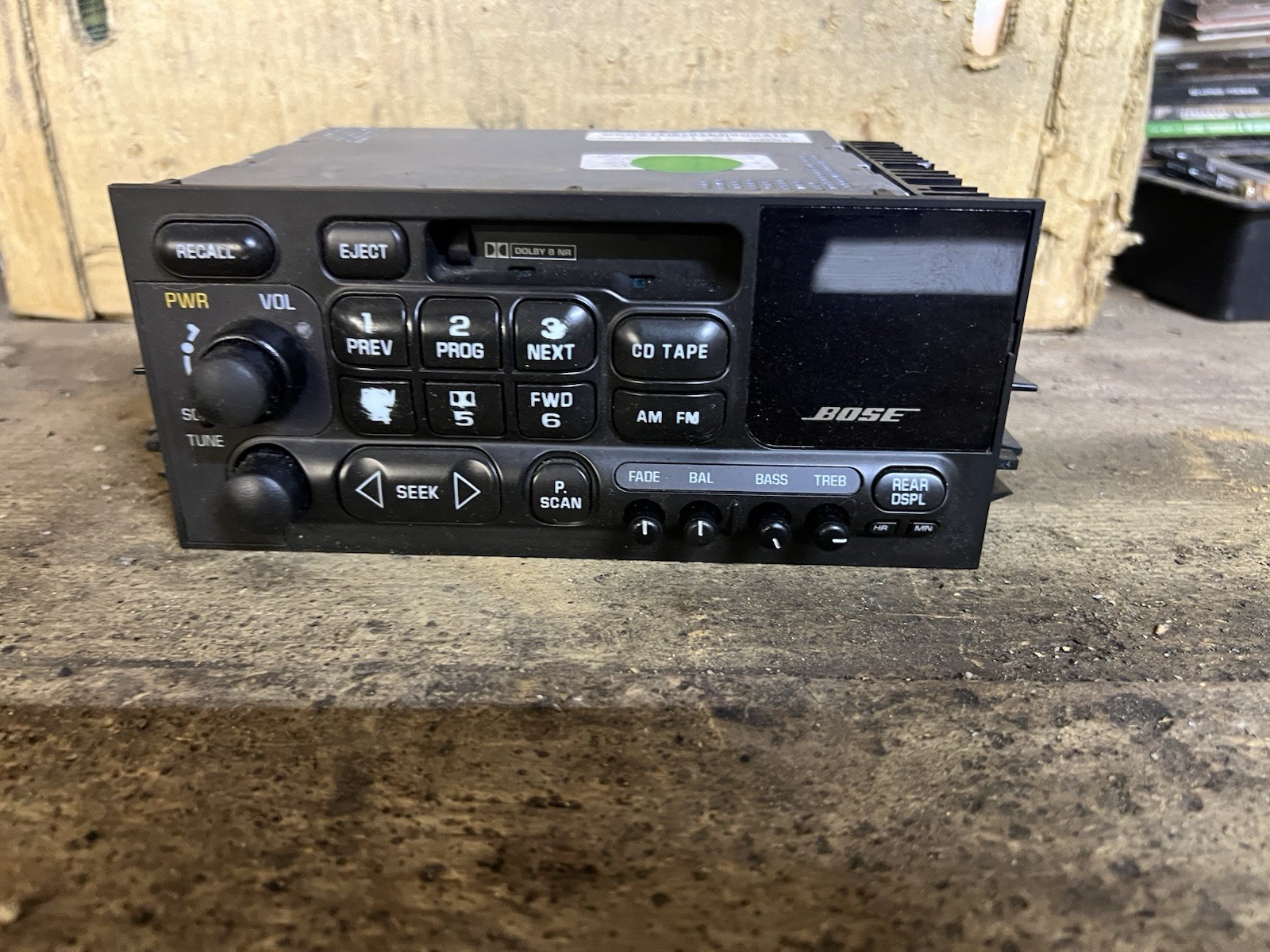 1995-2002 CHEVY SUBURBAN/SILVERADO BOSE RADIO CASSETTE CD STEREO RADIO ASSEMBLY