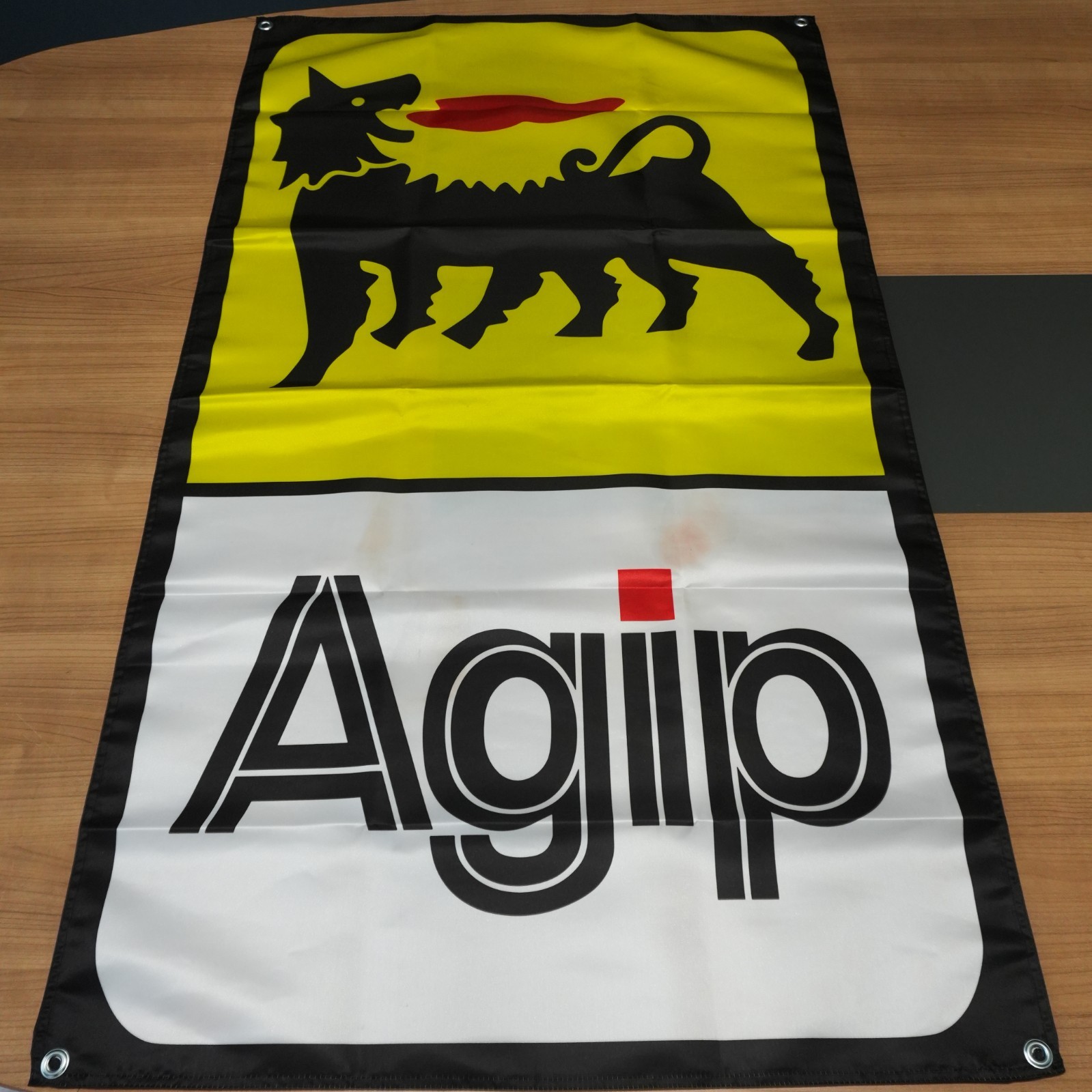 Agip Vintage Racing Flag – 70 × 120 cm (27.5” × 47.2”)