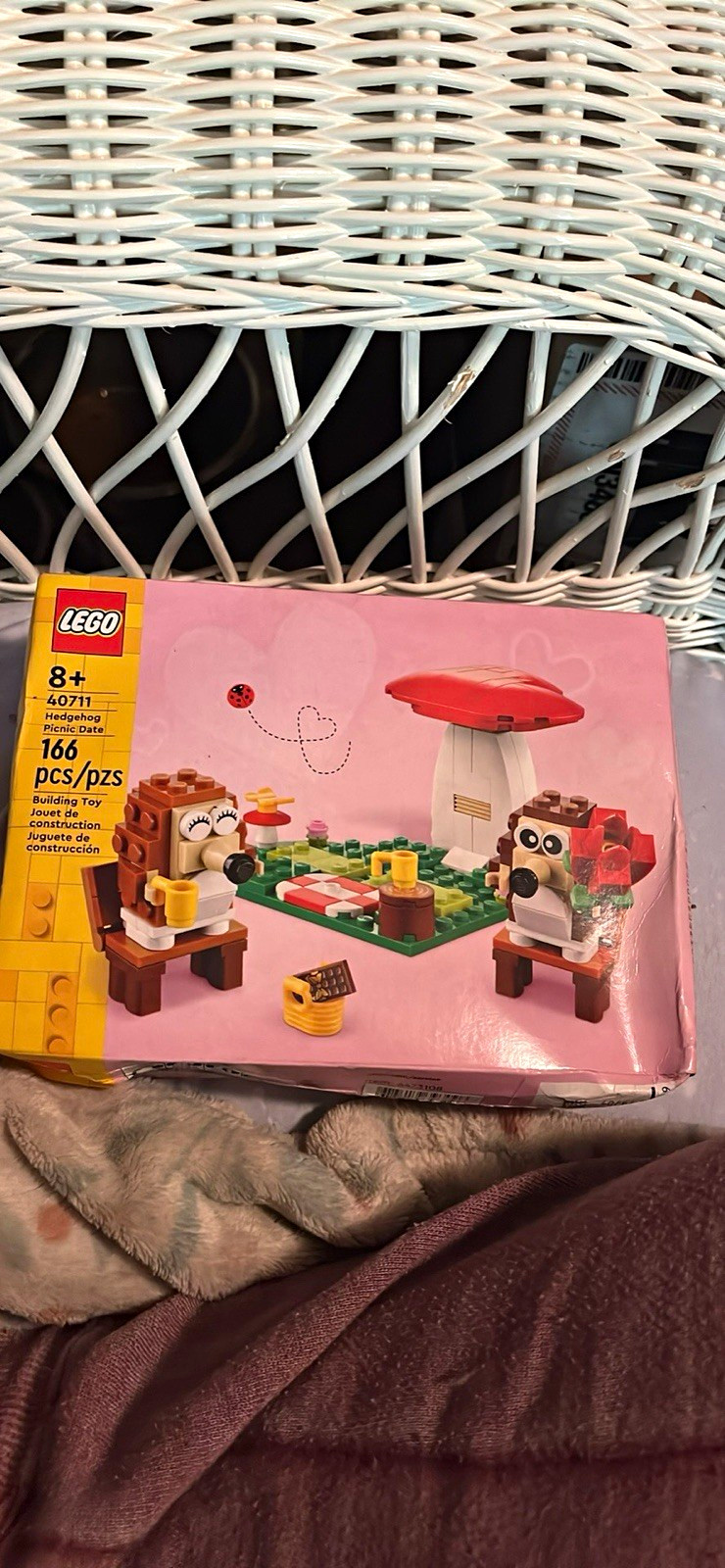 LEGO BrickHeadz Hedgehog Picnic Date 40711 Valentines Day 166pc 8+